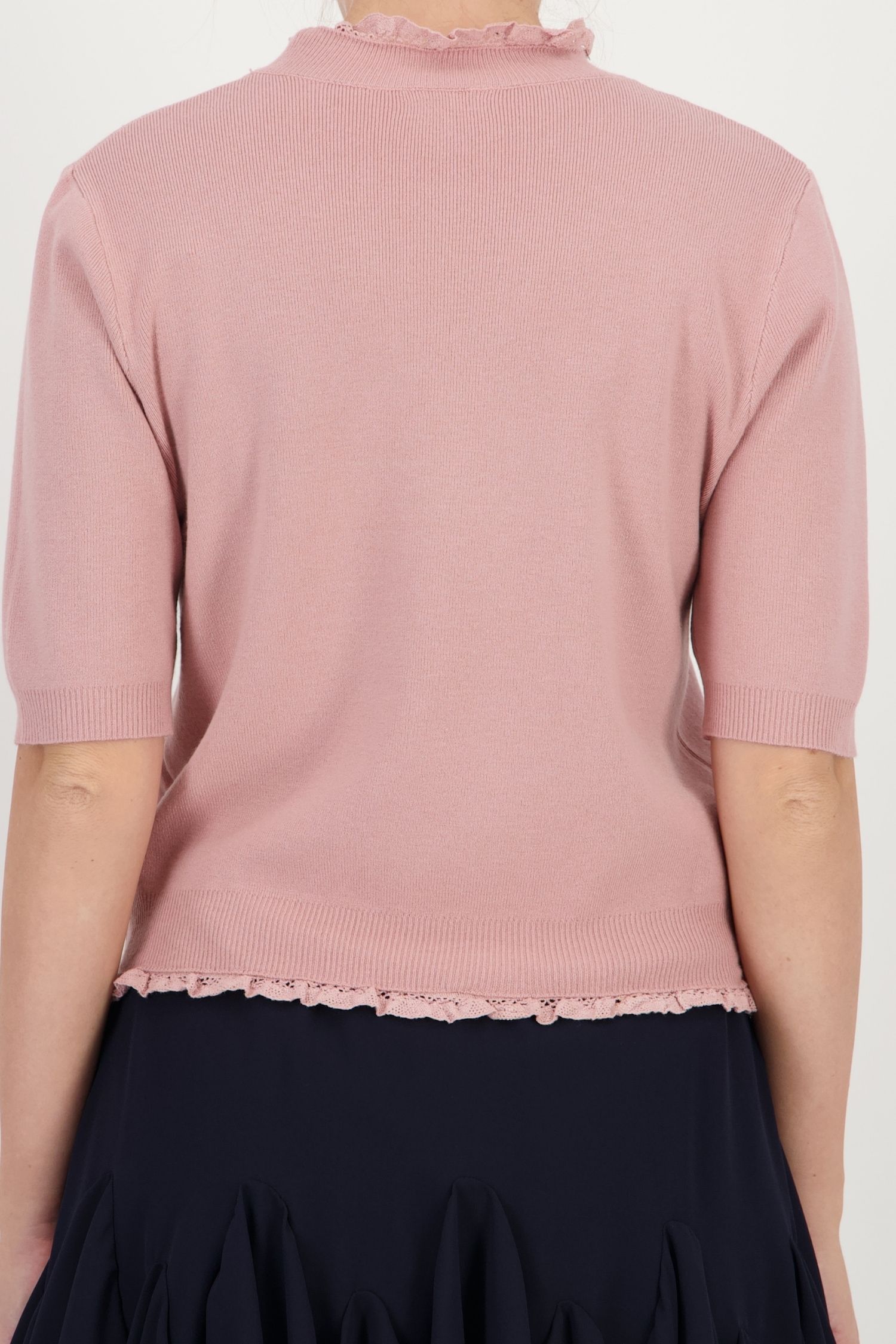 Bluza dama din tricot fin roz pudra cu un croi larg si guler cu aplicatii de dantela 5 - StarShinerS.ro