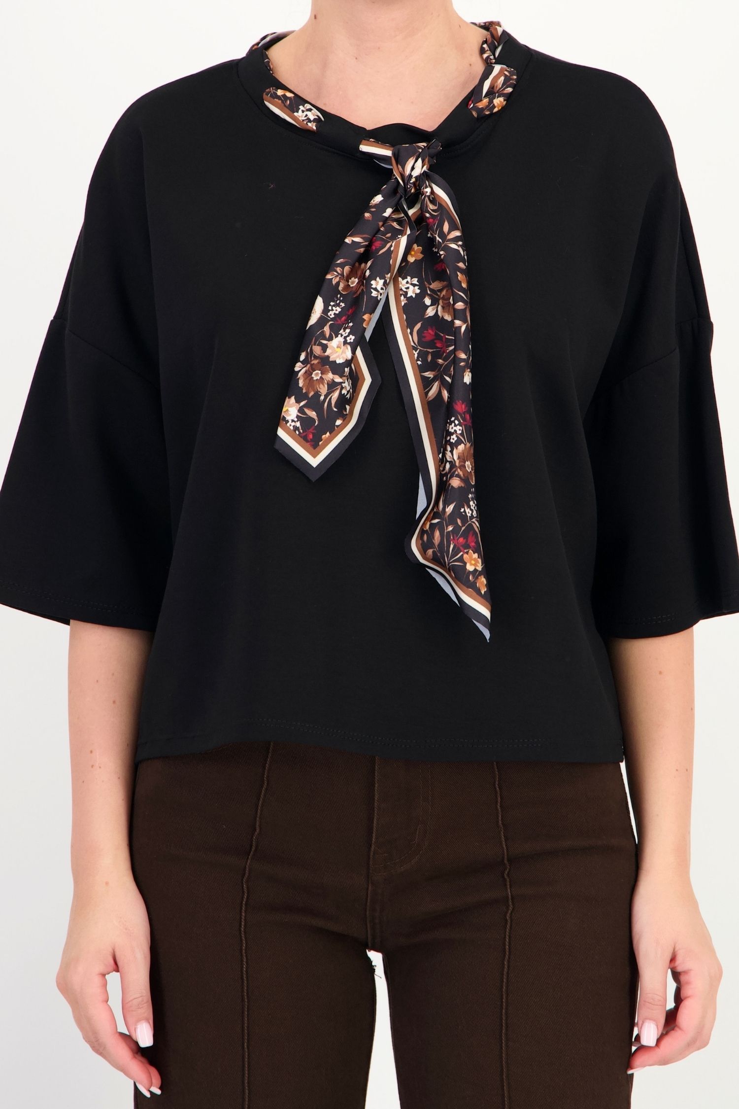 Bluza dama din modal neagra cu un croi larg accesorizata cu esarfa 4 - StarShinerS.ro