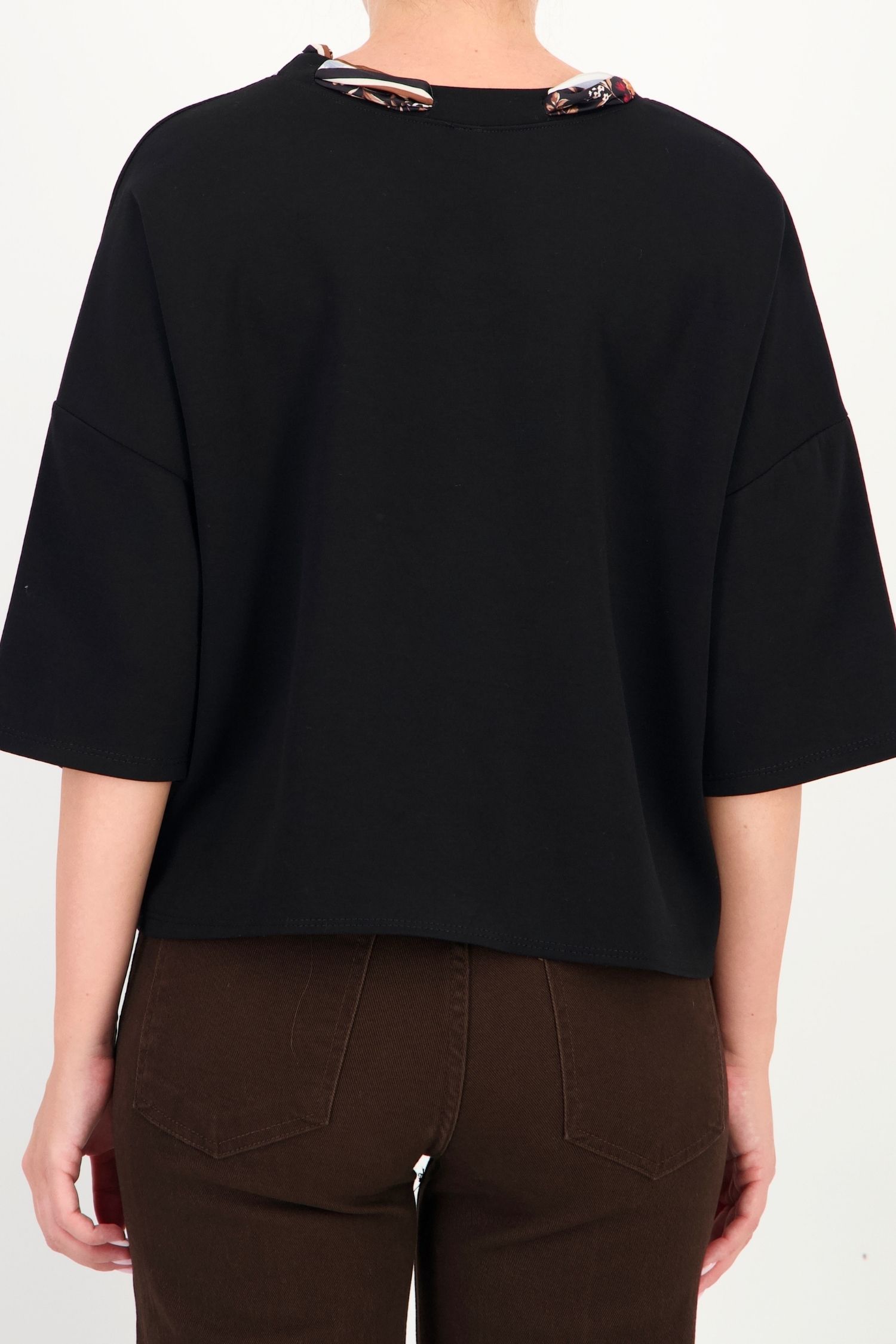 Bluza dama din modal neagra cu un croi larg accesorizata cu esarfa 5 - StarShinerS.ro