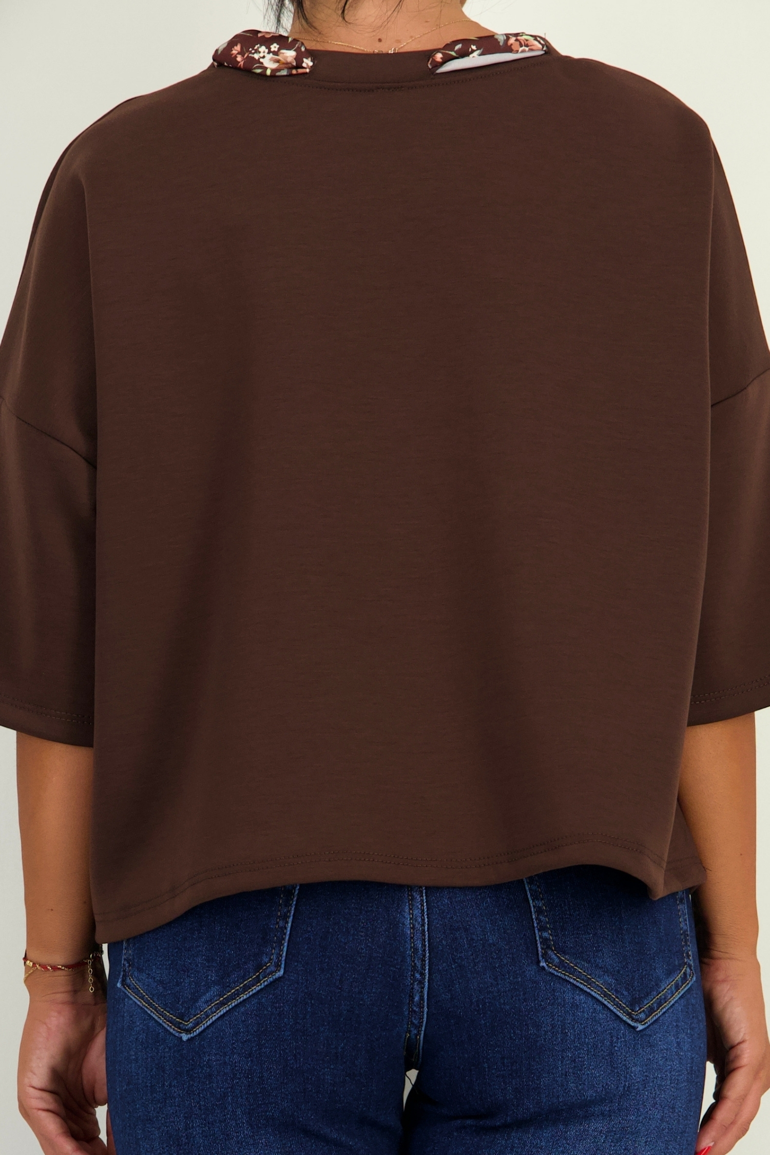 Bluza dama din modal maro cu un croi larg accesorizata cu esarfa 5 - StarShinerS.ro