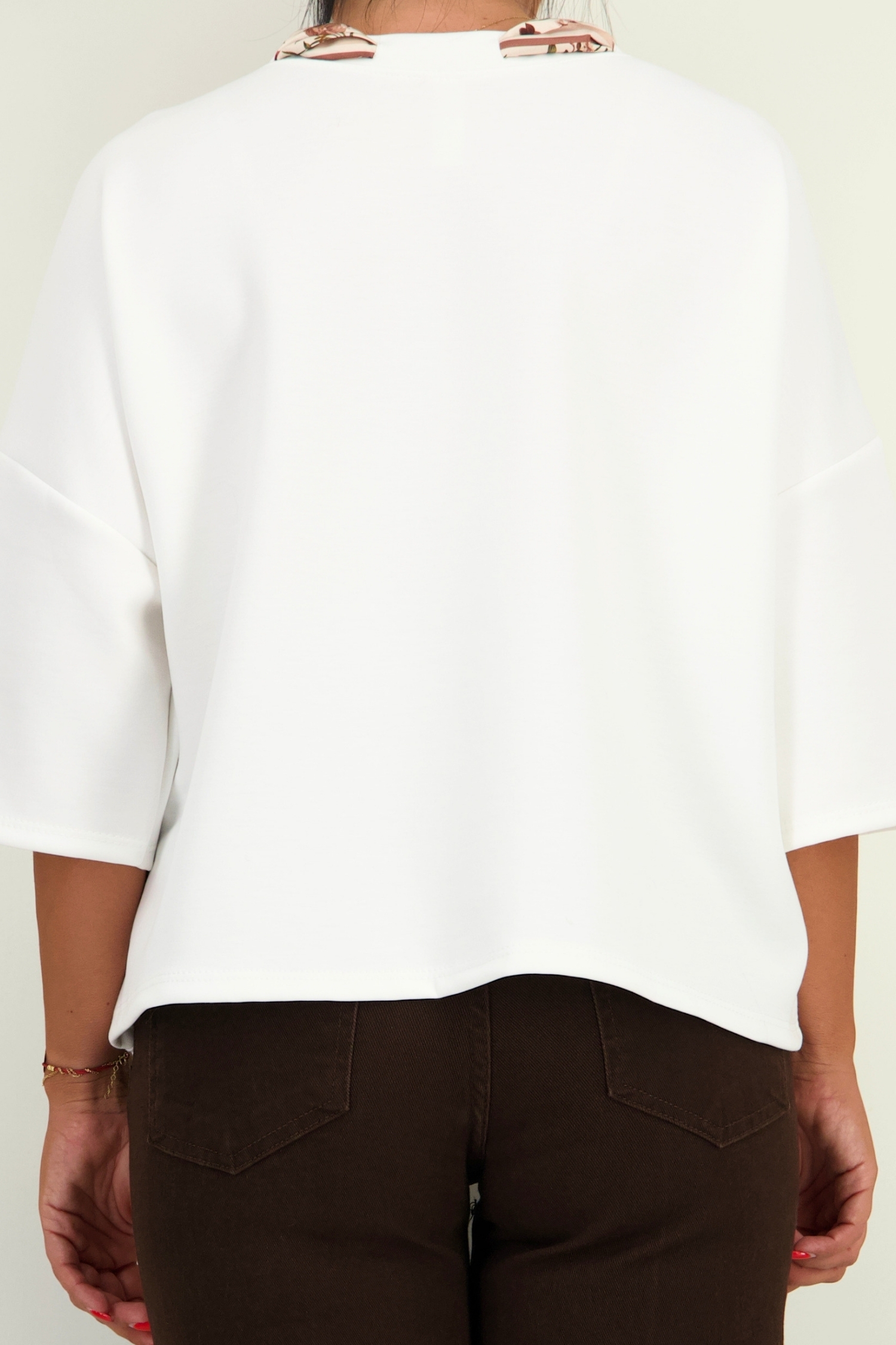 Bluza dama din modal alba cu un croi larg accesorizata cu esarfa 5 - StarShinerS.ro
