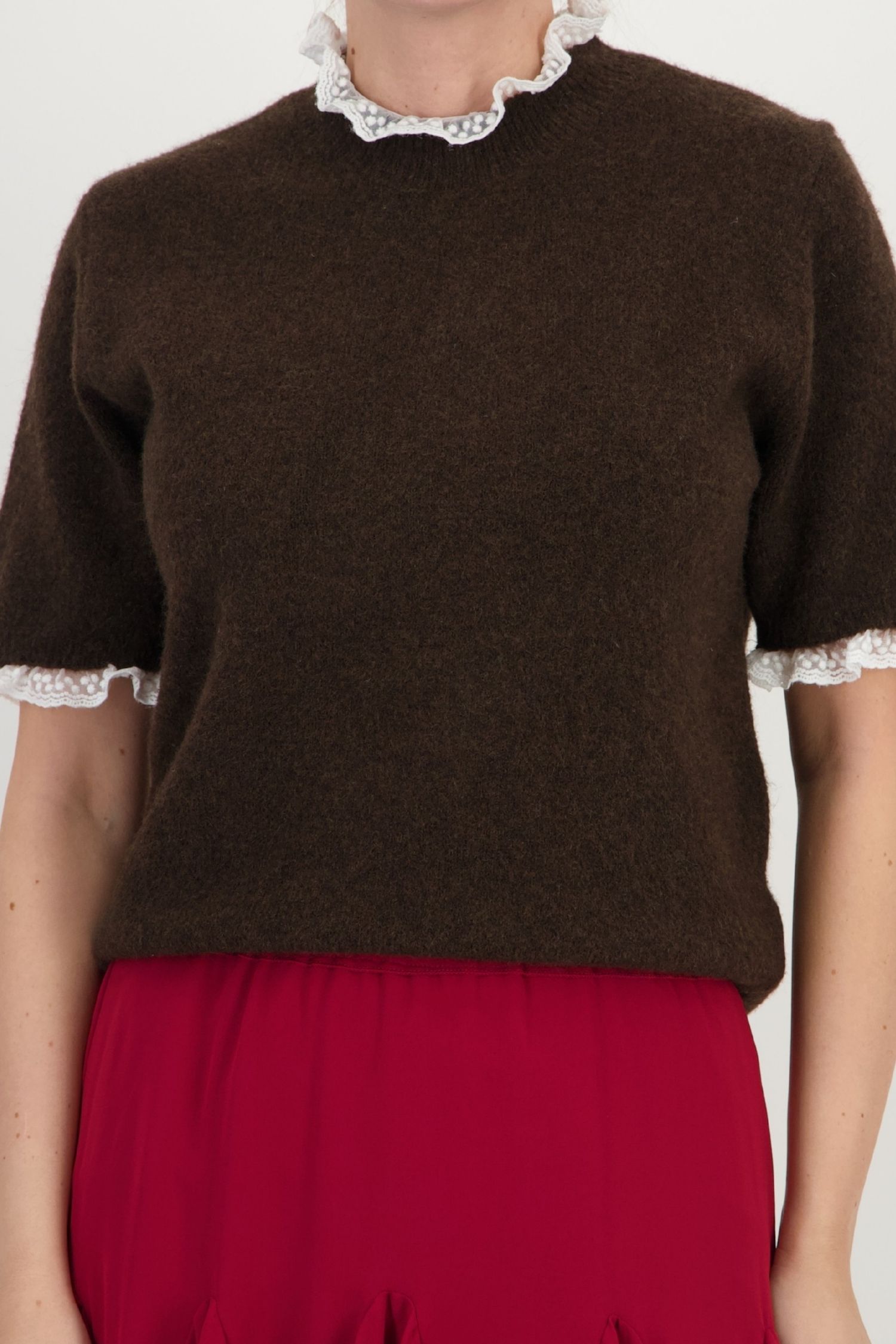 Bluza dama din tricot maro cu un croi larg si aplicatii din dantela 4 - StarShinerS.ro