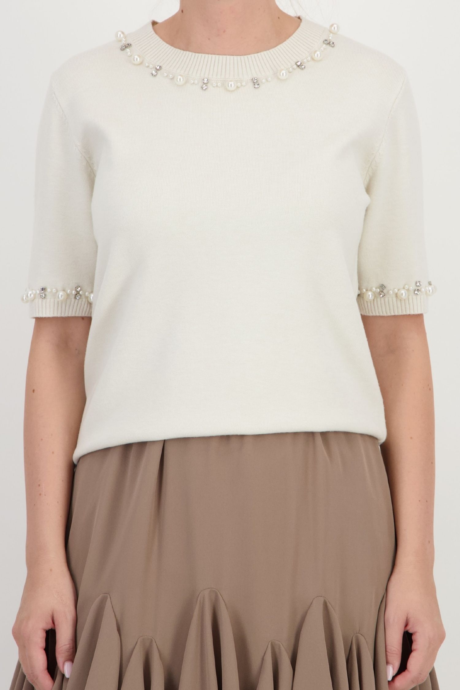 Bluza dama din tricot fin crem cu un croi larg si aplicatii cu perle si pietre strass 4 - StarShinerS.ro
