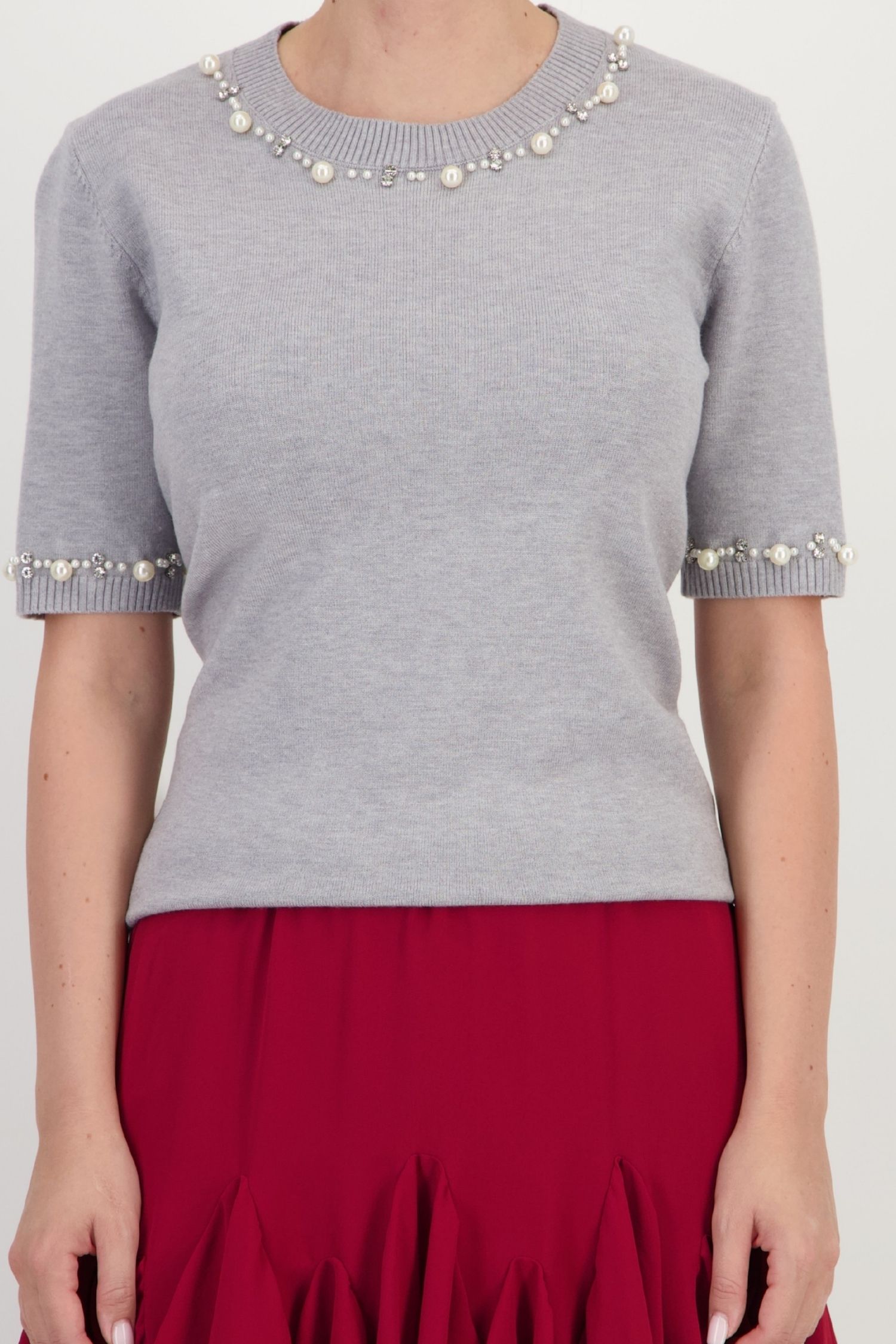 Bluza dama din tricot fin gri cu un croi larg si aplicatii cu perle si pietre strass 4 - StarShinerS.ro