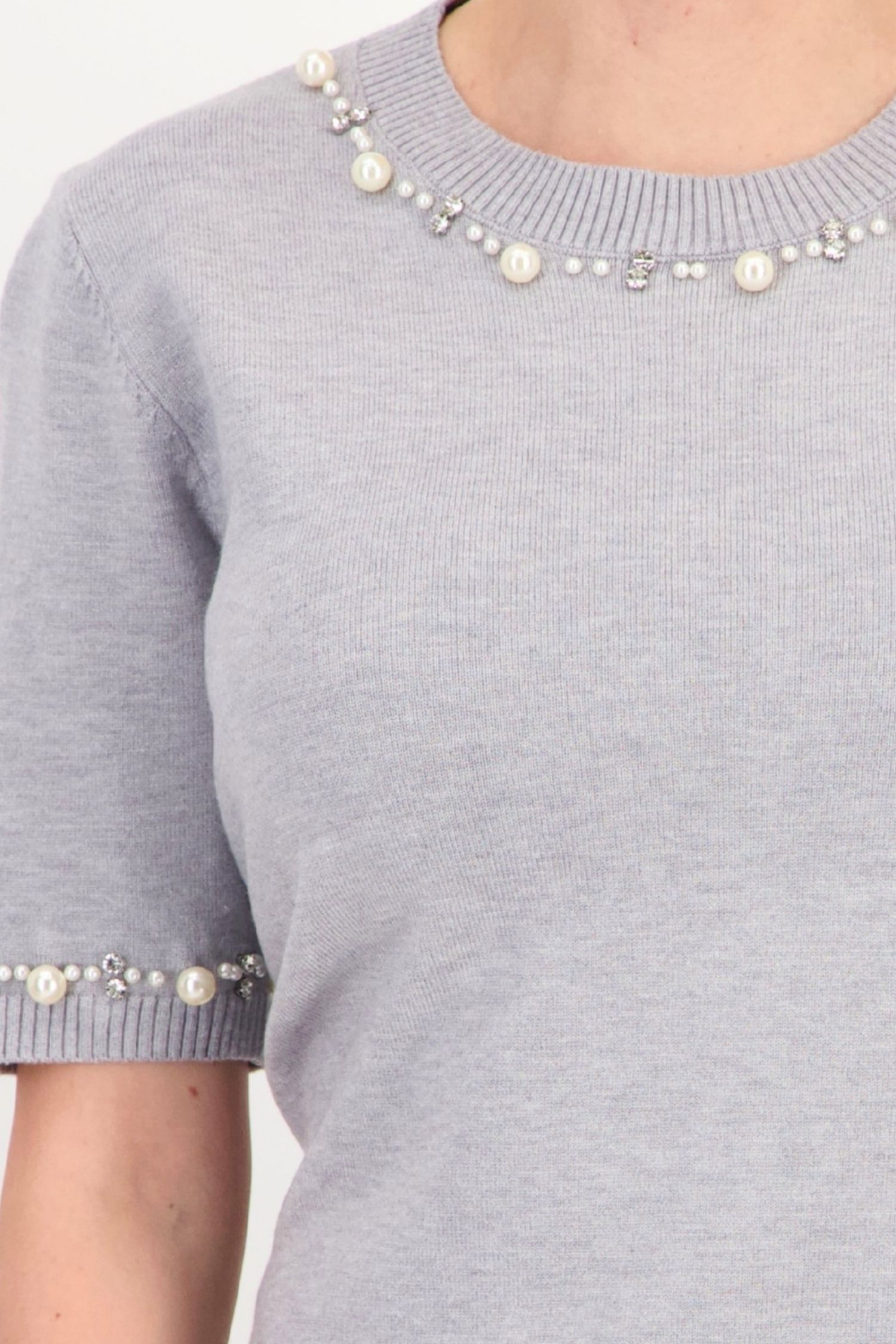 Bluza dama din tricot fin gri cu un croi larg si aplicatii cu perle si pietre strass 3 - StarShinerS.ro