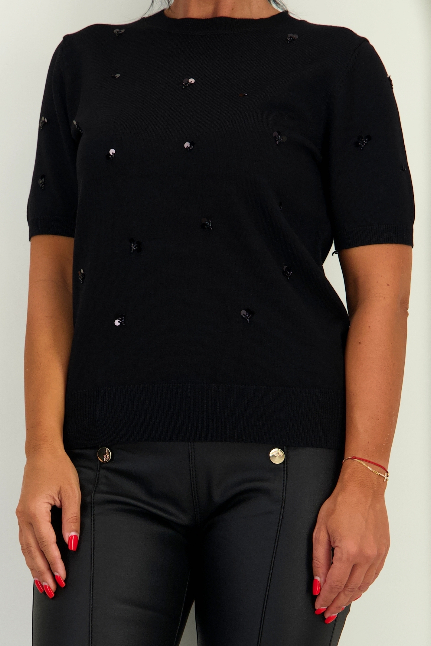 Bluza dama din tricot fin neagra cu un croi larg si aplicatii de paiete 4 - StarShinerS.ro