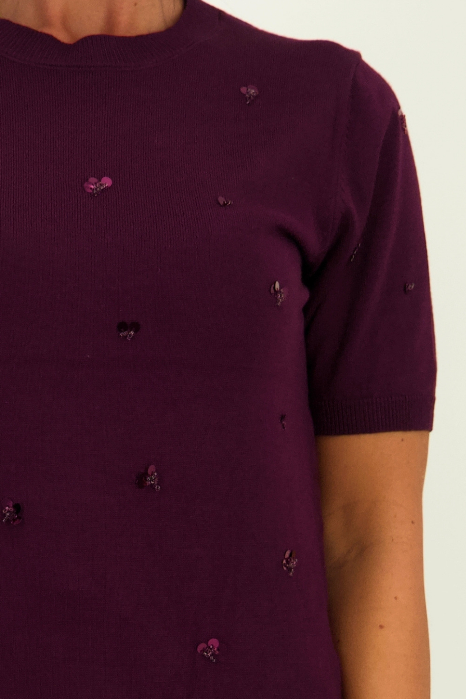 Bluza dama din tricot fin visinie cu un croi larg si aplicatii de paiete 3 - StarShinerS.ro