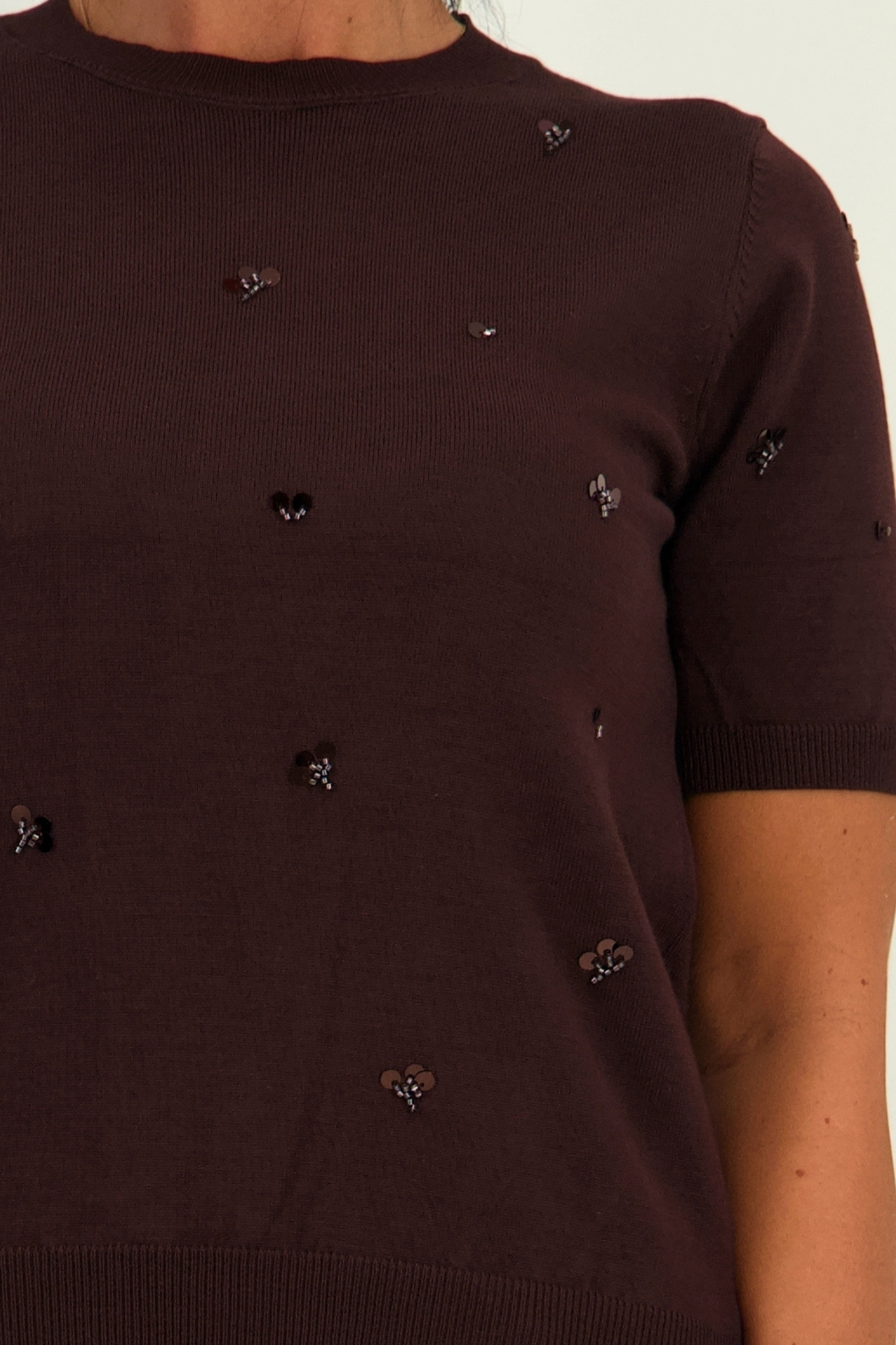 Bluza dama din tricot fin maro cu un croi larg si aplicatii de paiete 3 - StarShinerS.ro
