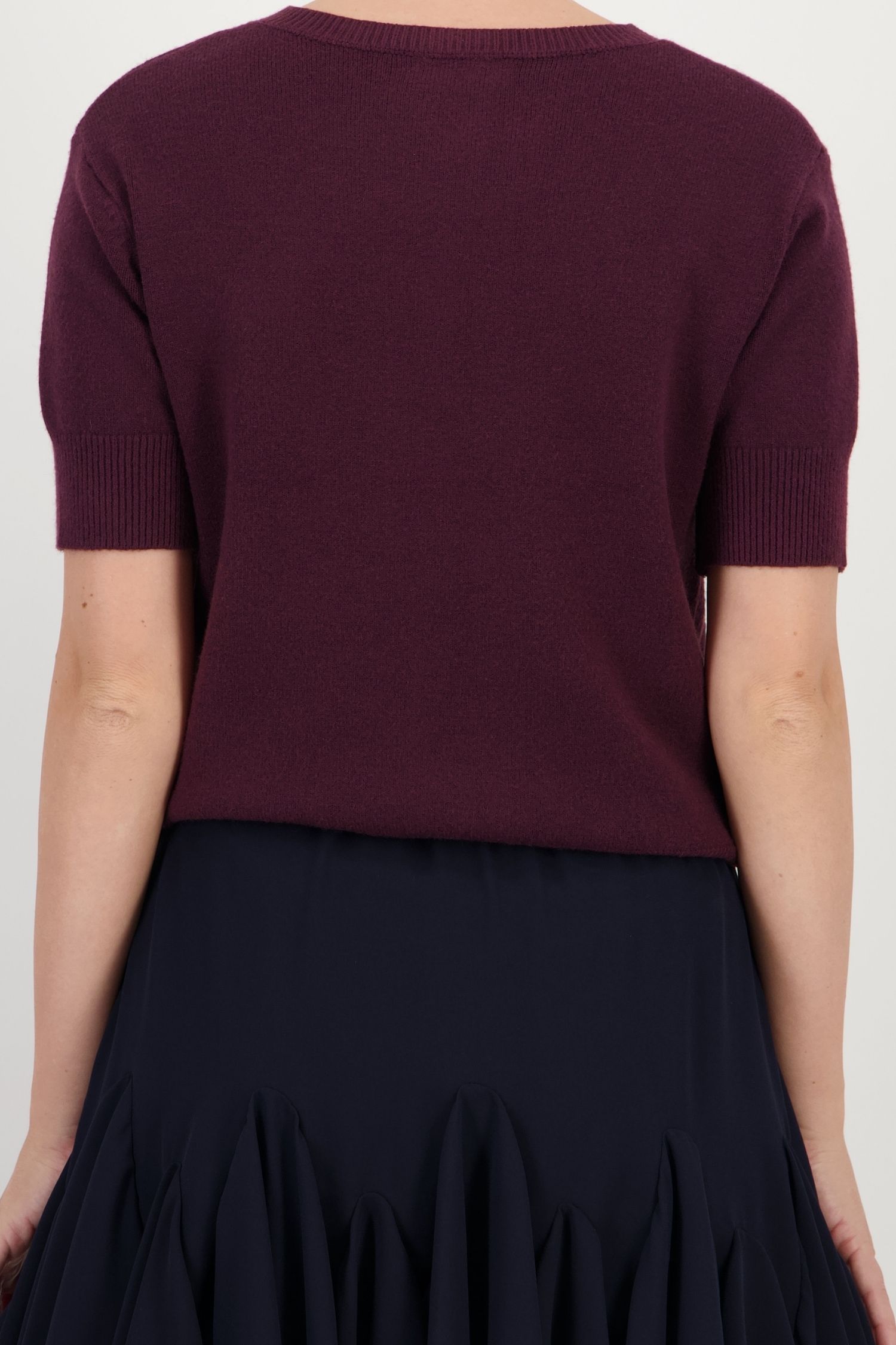 Cardigan dama din tricot fin mov cu un croi lejer si nasturi decorativi 5 - StarShinerS.ro