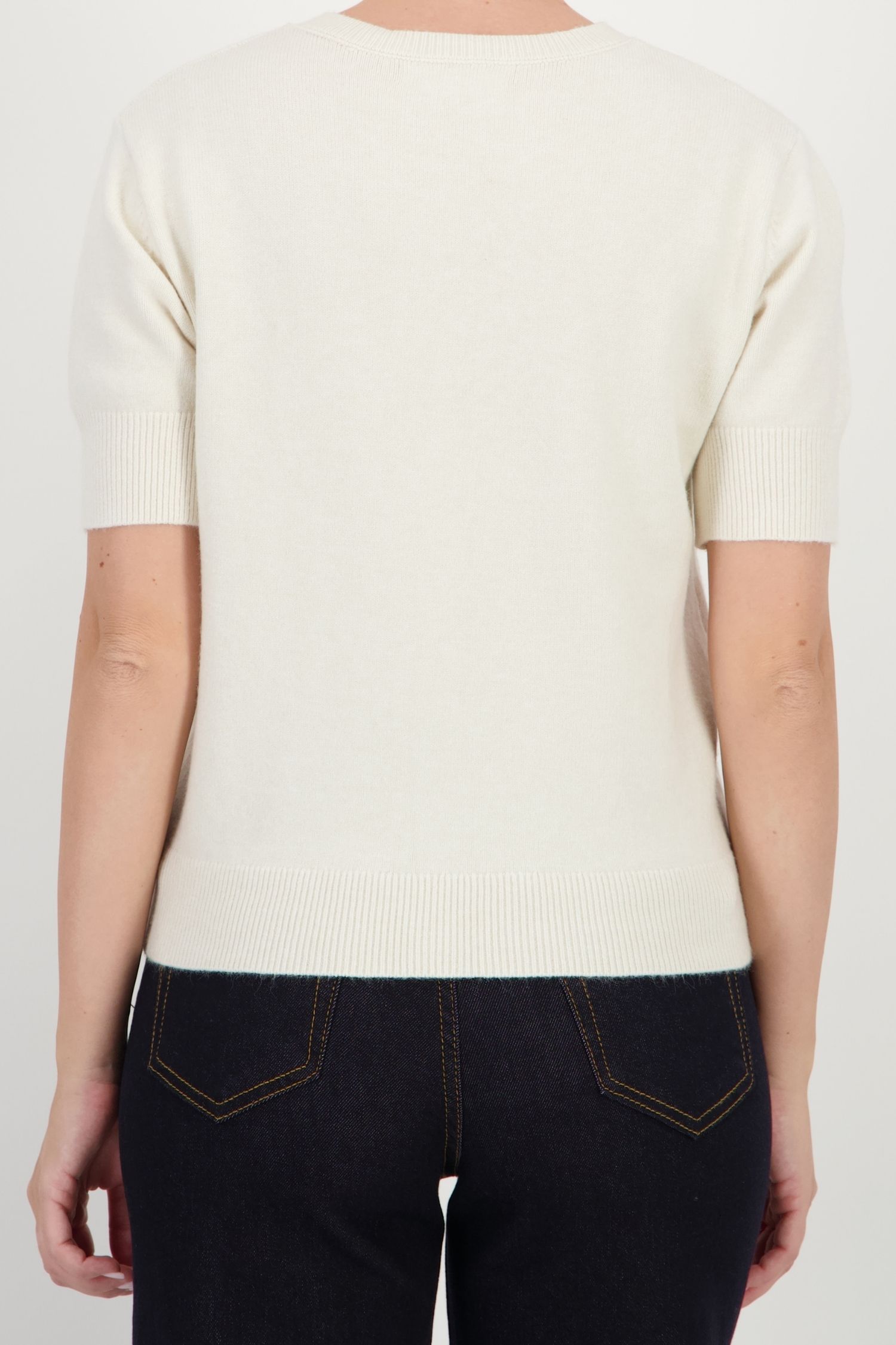 Cardigan dama din tricot fin crem cu un croi lejer si nasturi decorativi 5 - StarShinerS.ro