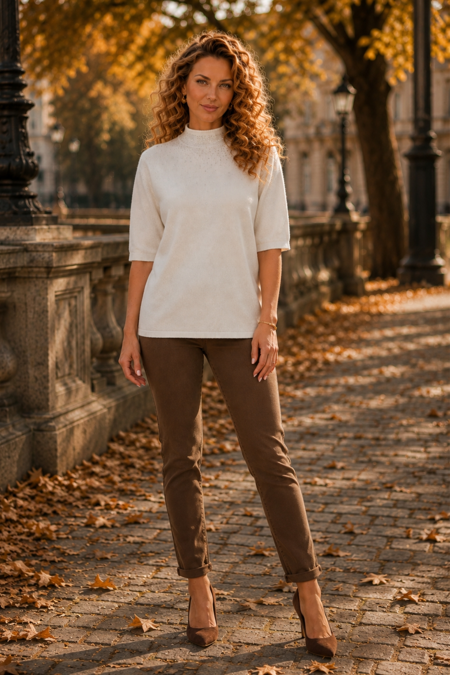 Bluza dama din tricot ivoire cu un croi larg si aplicatii cu pietre strass 2 - StarShinerS.ro