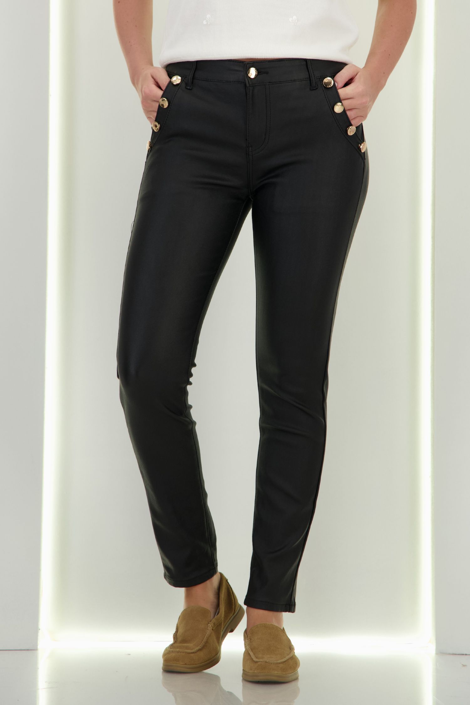 Pantaloni din piele ecologica negri conici cu aspect cerat 3 - StarShinerS.ro
