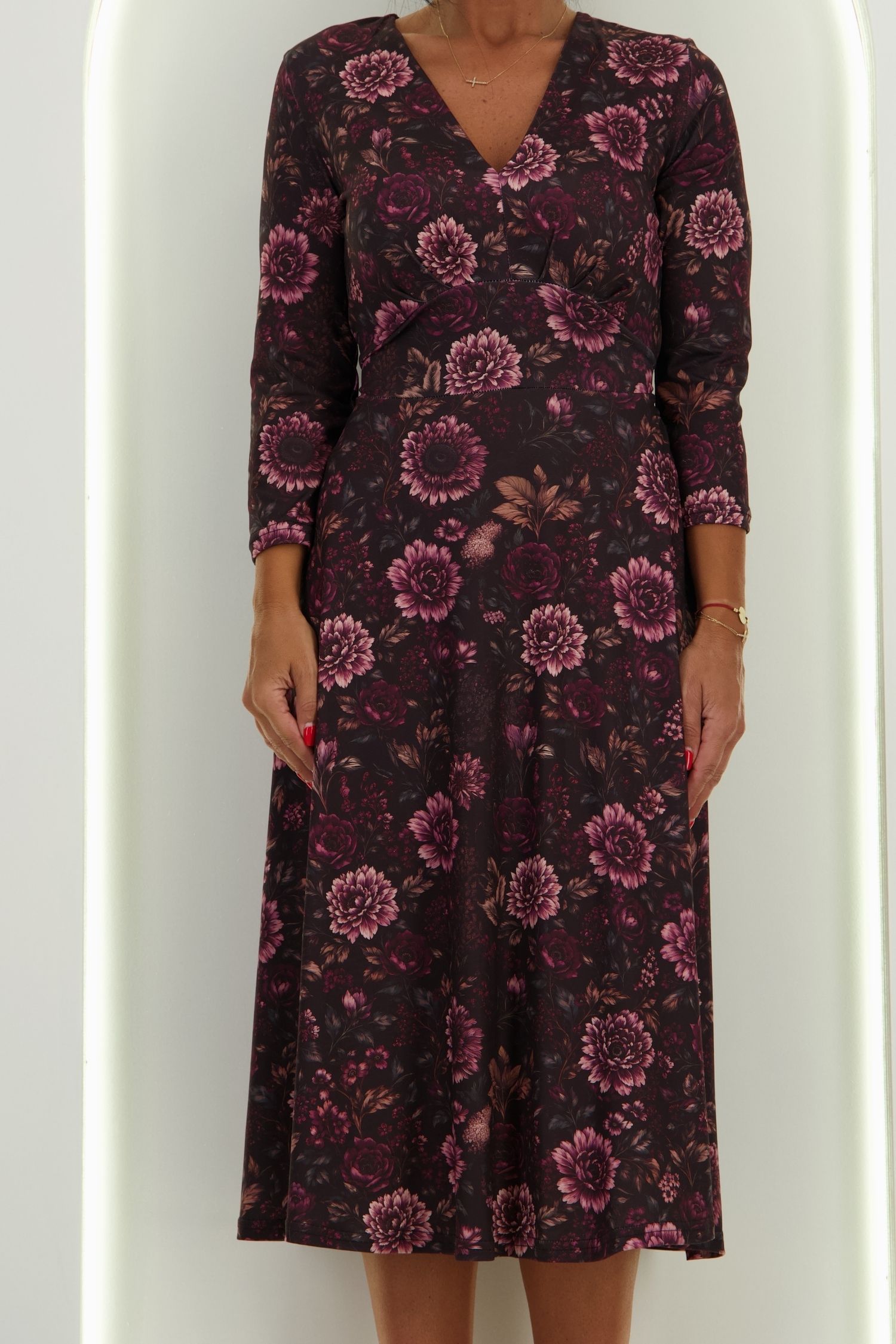 Rochie din modal visinie midi in clos cu imprimeu floral - StarShinerS 4 - StarShinerS.ro