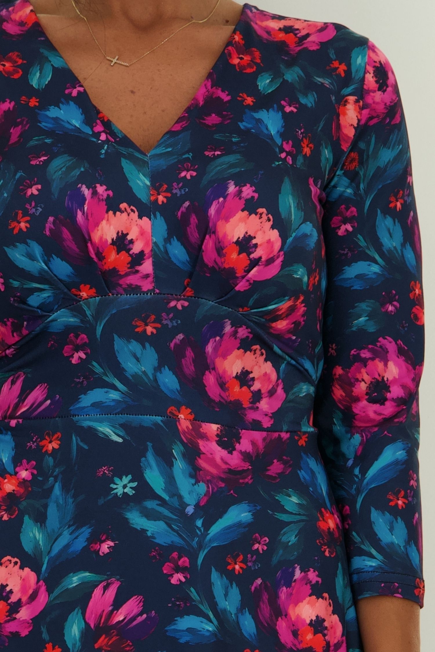 Rochie din modal bleumarin midi in clos cu imprimeu floral - StarShinerS 3 - StarShinerS.ro