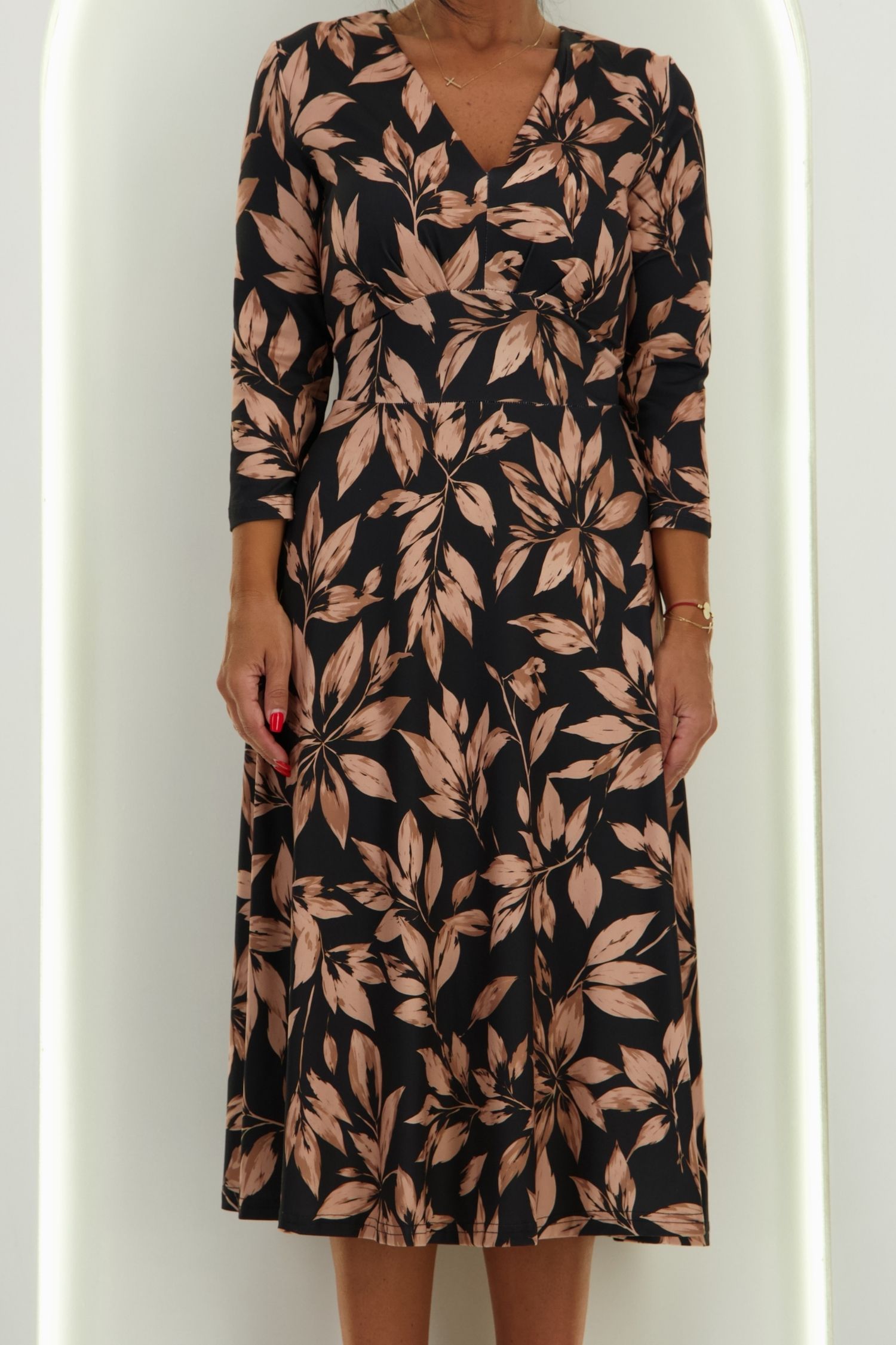Rochie din modal neagra midi in clos cu imprimeu floral - StarShinerS 4 - StarShinerS.ro