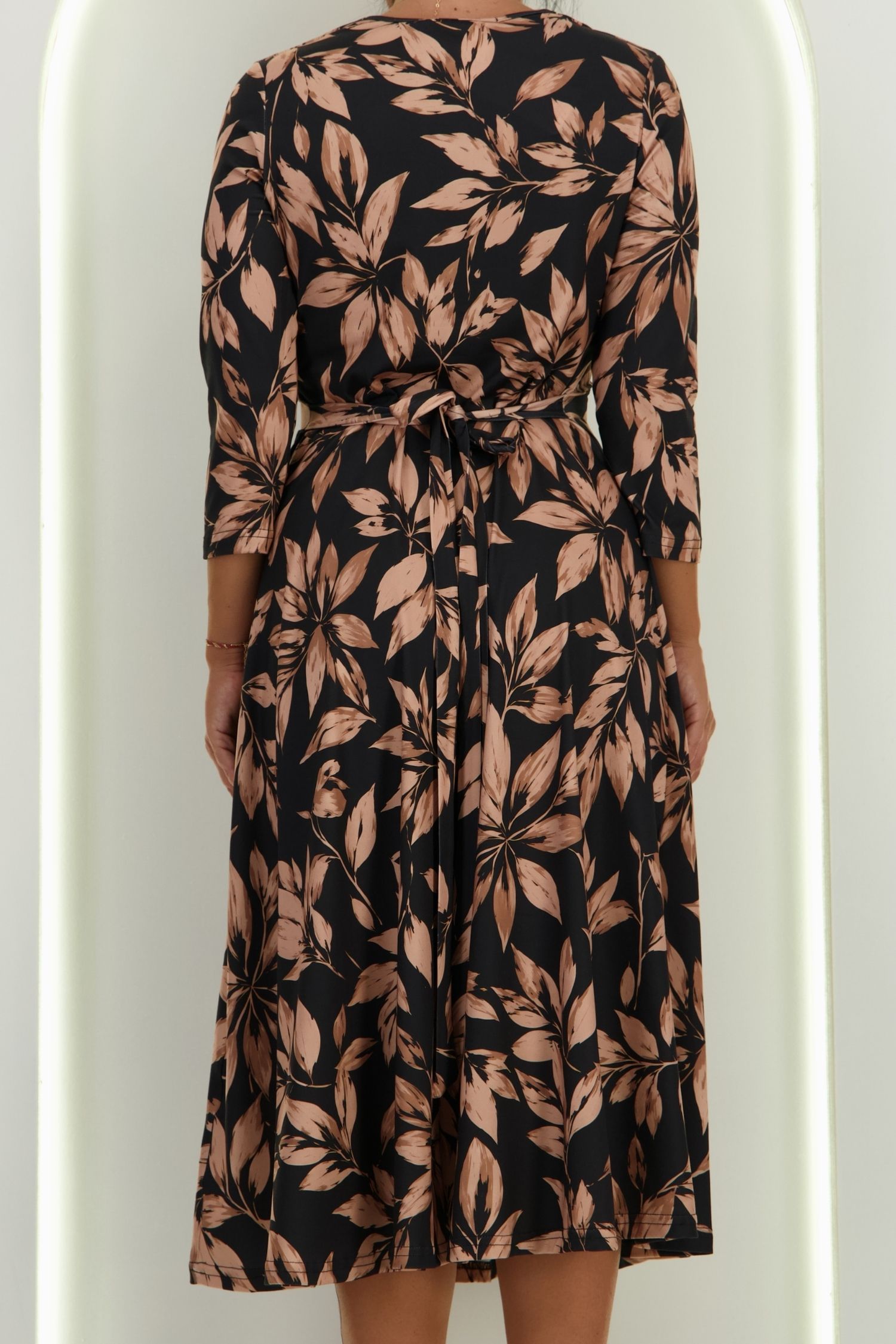 Rochie din modal neagra midi in clos cu imprimeu floral - StarShinerS 5 - StarShinerS.ro