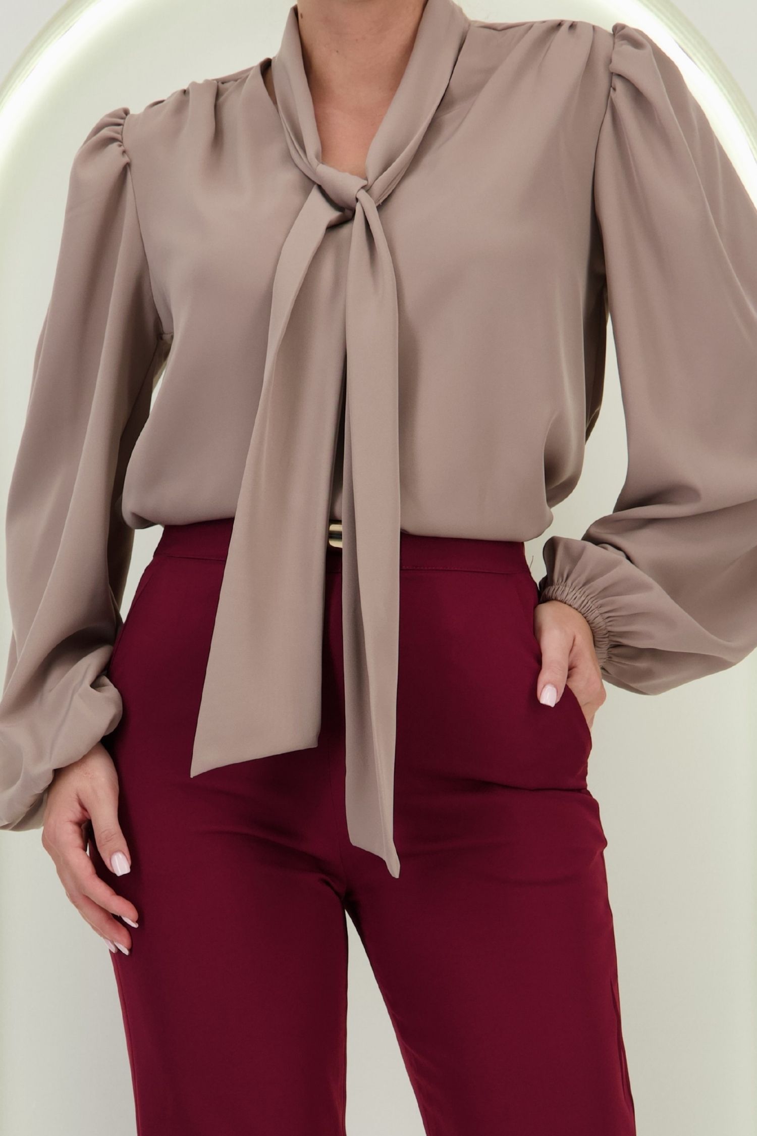 Bluza dama din viscoza bej cu un croi larg si guler tip esarfa - StarShinerS 5 - StarShinerS.ro