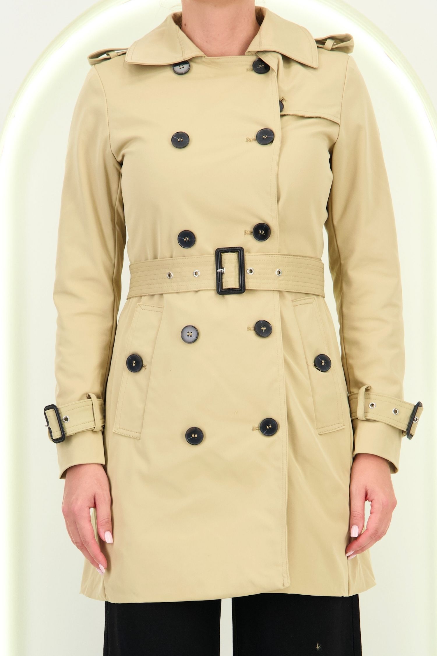 Trench din fas bej scurt cu un croi drept accesorizat cu cordon 3 - StarShinerS.ro