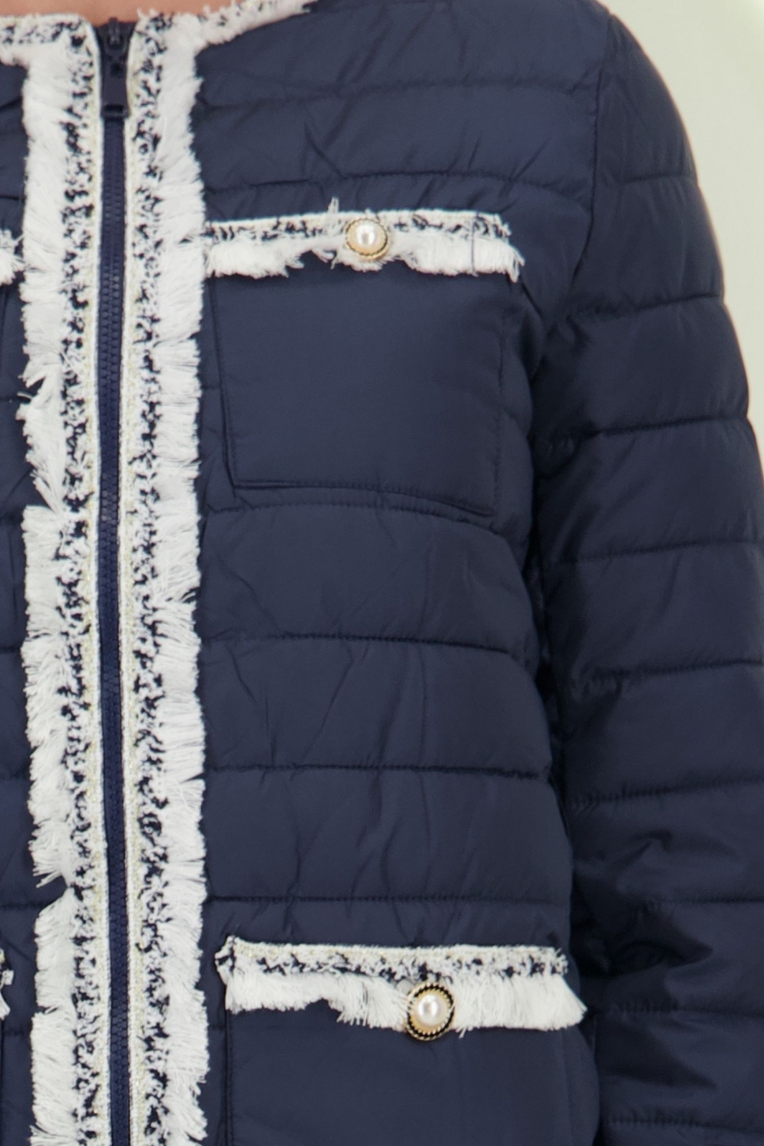 Geaca din fas bleumarin cu un croi cambrat si detalii decorative 3 - StarShinerS.ro