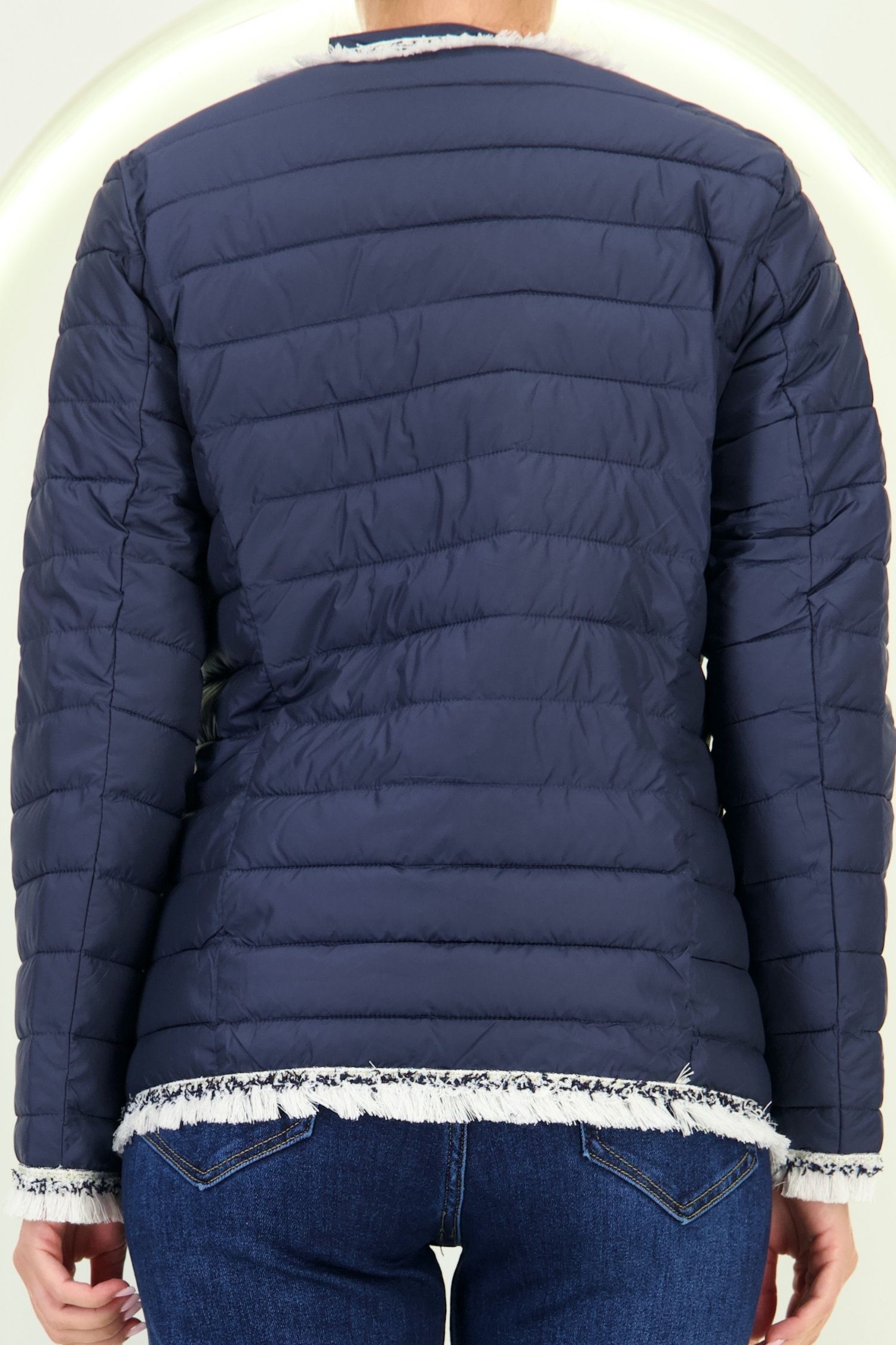 Geaca din fas bleumarin cu un croi cambrat si detalii decorative 5 - StarShinerS.ro