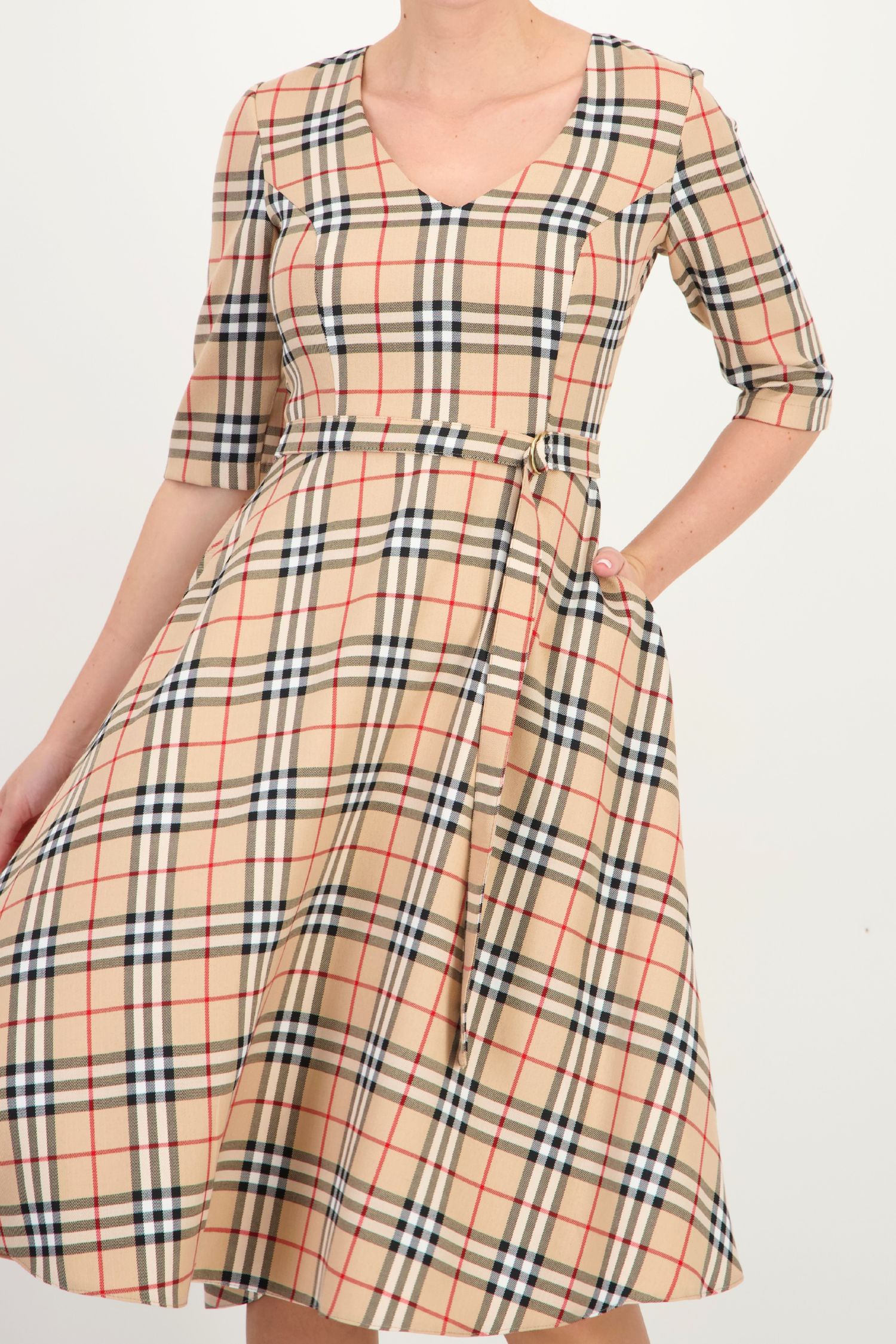 Rochie cu carouri midi in clos cu decolteu in V si cordon - StarShinerS 3 - StarShinerS.ro