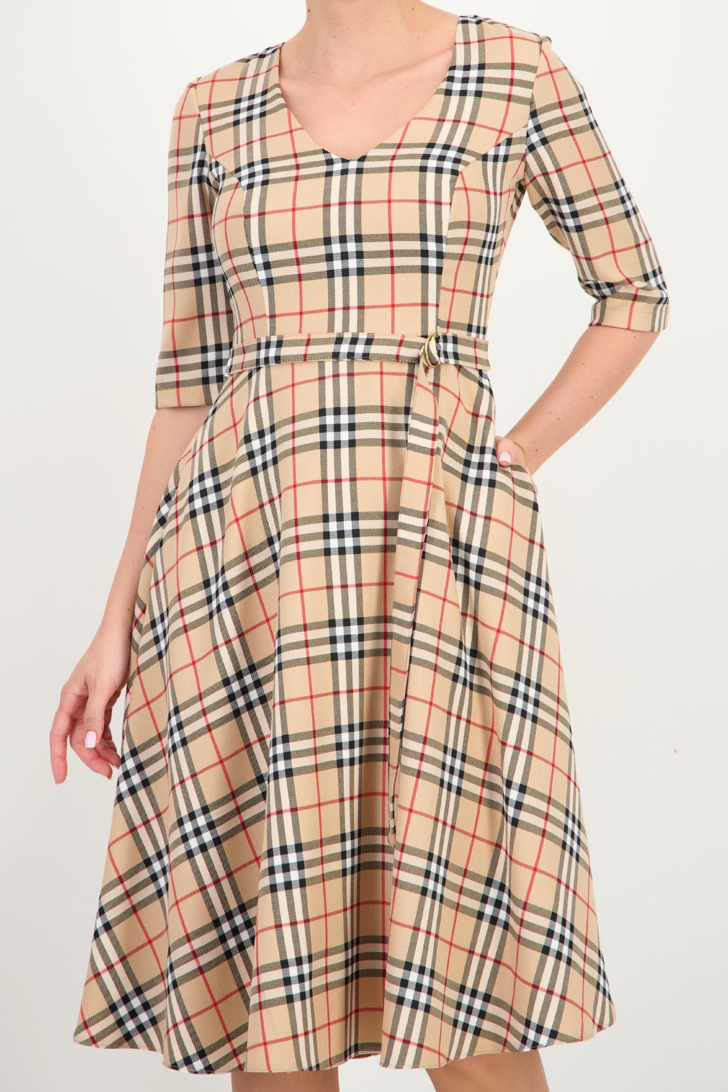 Rochie cu carouri midi in clos cu decolteu in V si cordon - StarShinerS 5 - StarShinerS.ro