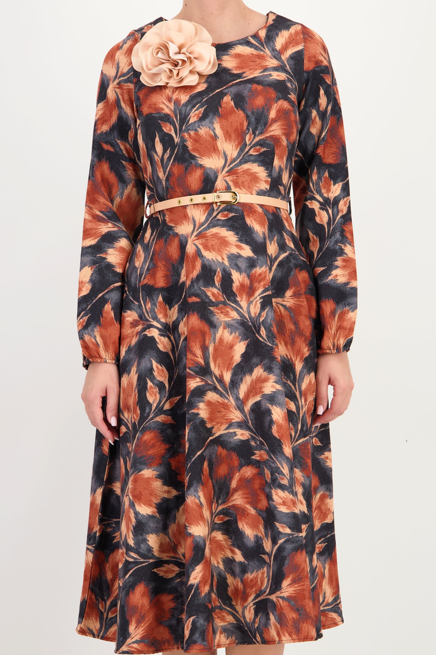Rochie maro midi in clos accesorizata cu brosa florala si curea - StarShinerS 5 - StarShinerS.ro