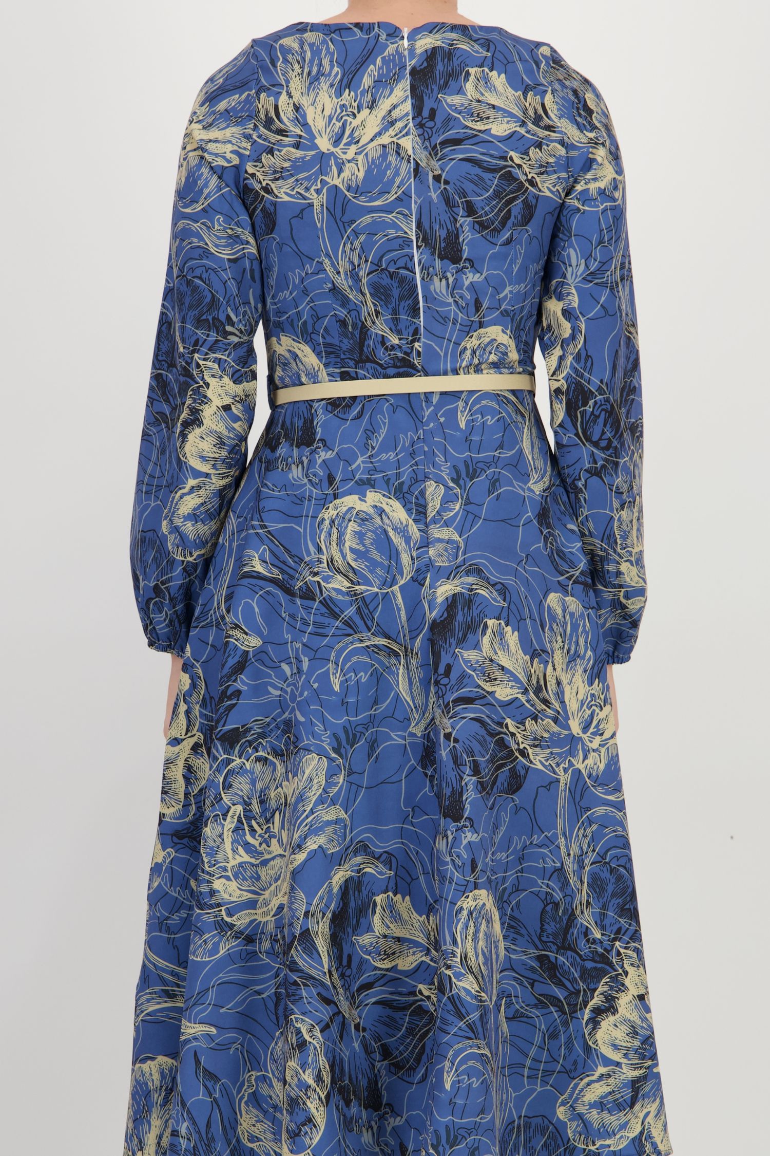 Rochie albastra midi in clos accesorizata cu brosa florala si curea - StarShinerS 6 - StarShinerS.ro