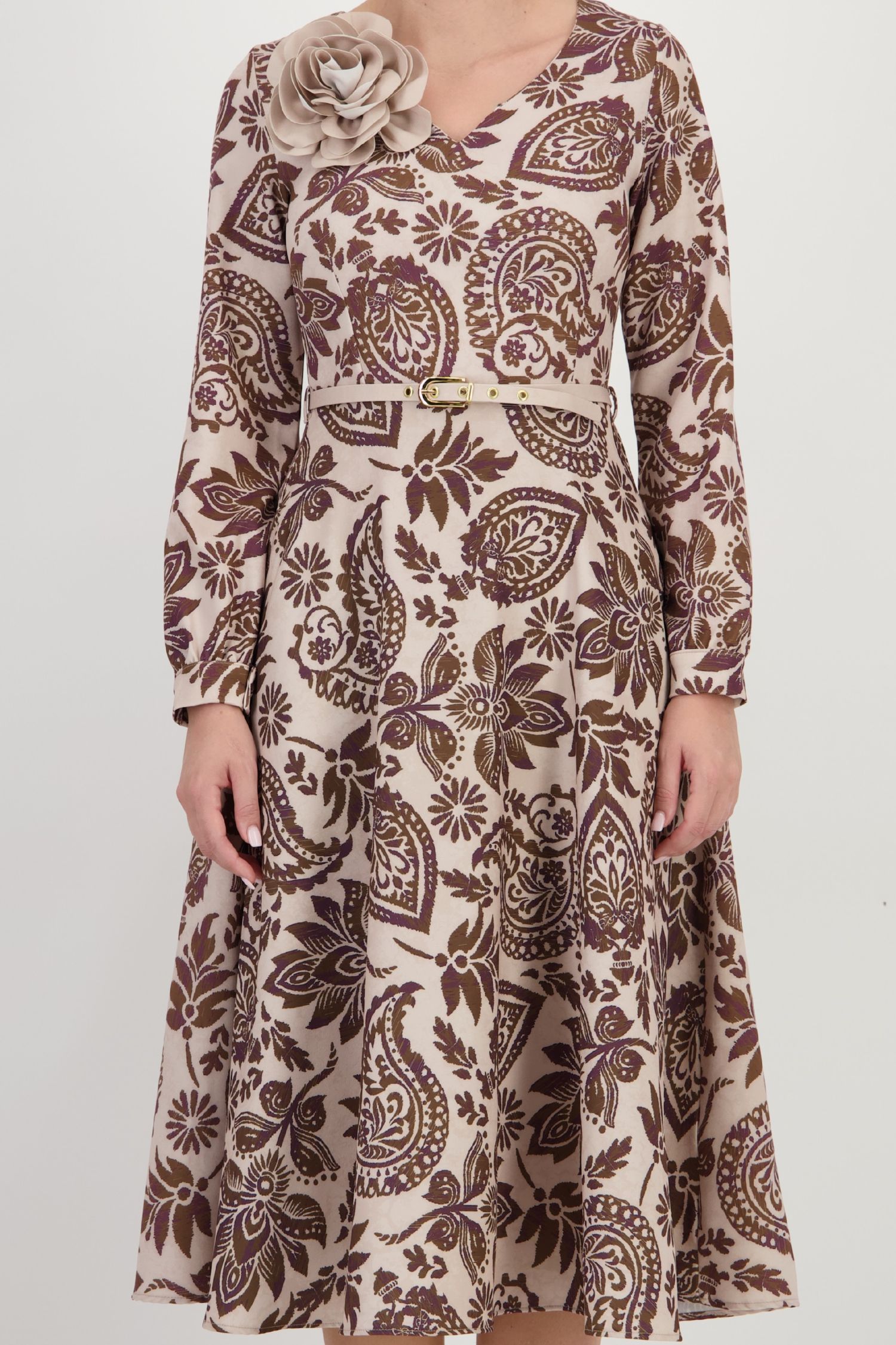 Rochie maro midi imprimata in clos cu brosa florala si curea - StarShinerS 5 - StarShinerS.ro