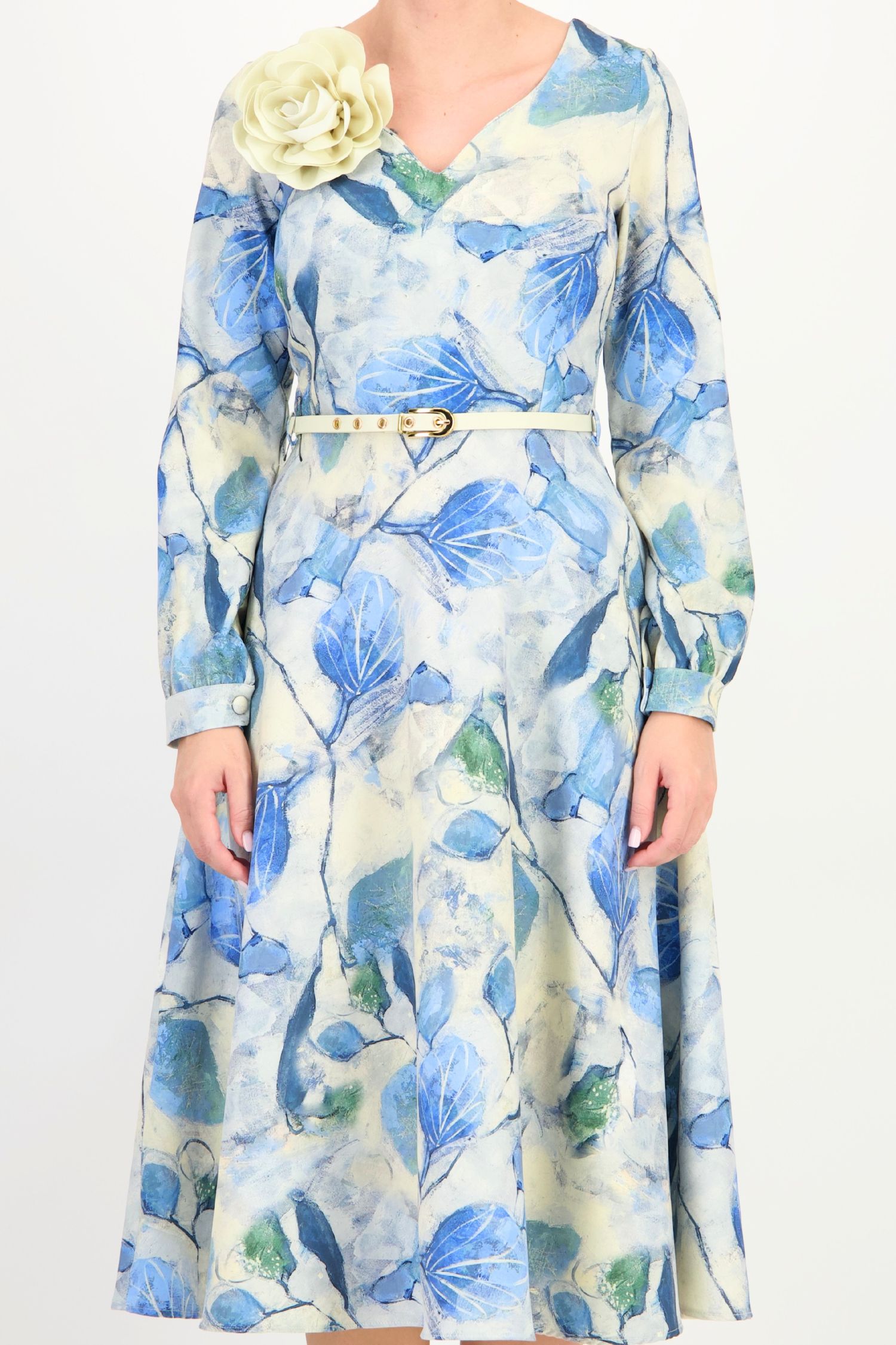 Rochie albastra-deschis midi cu imprimeu in clos cu brosa florala si curea - StarShinerS 5 - StarShinerS.ro