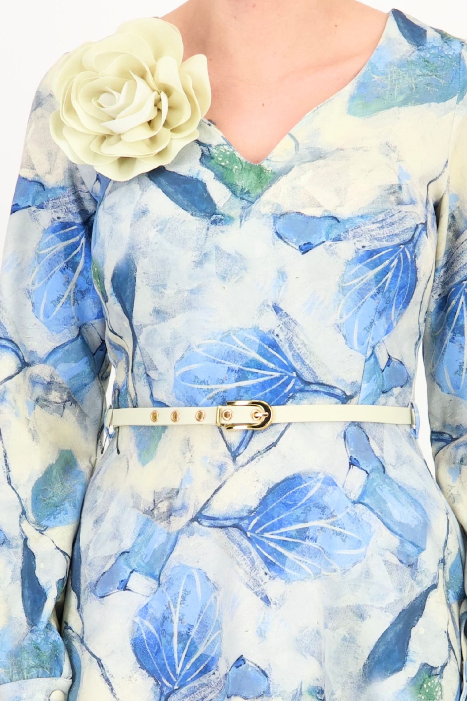 Rochie albastra-deschis midi cu imprimeu in clos cu brosa florala si curea - StarShinerS 4 - StarShinerS.ro