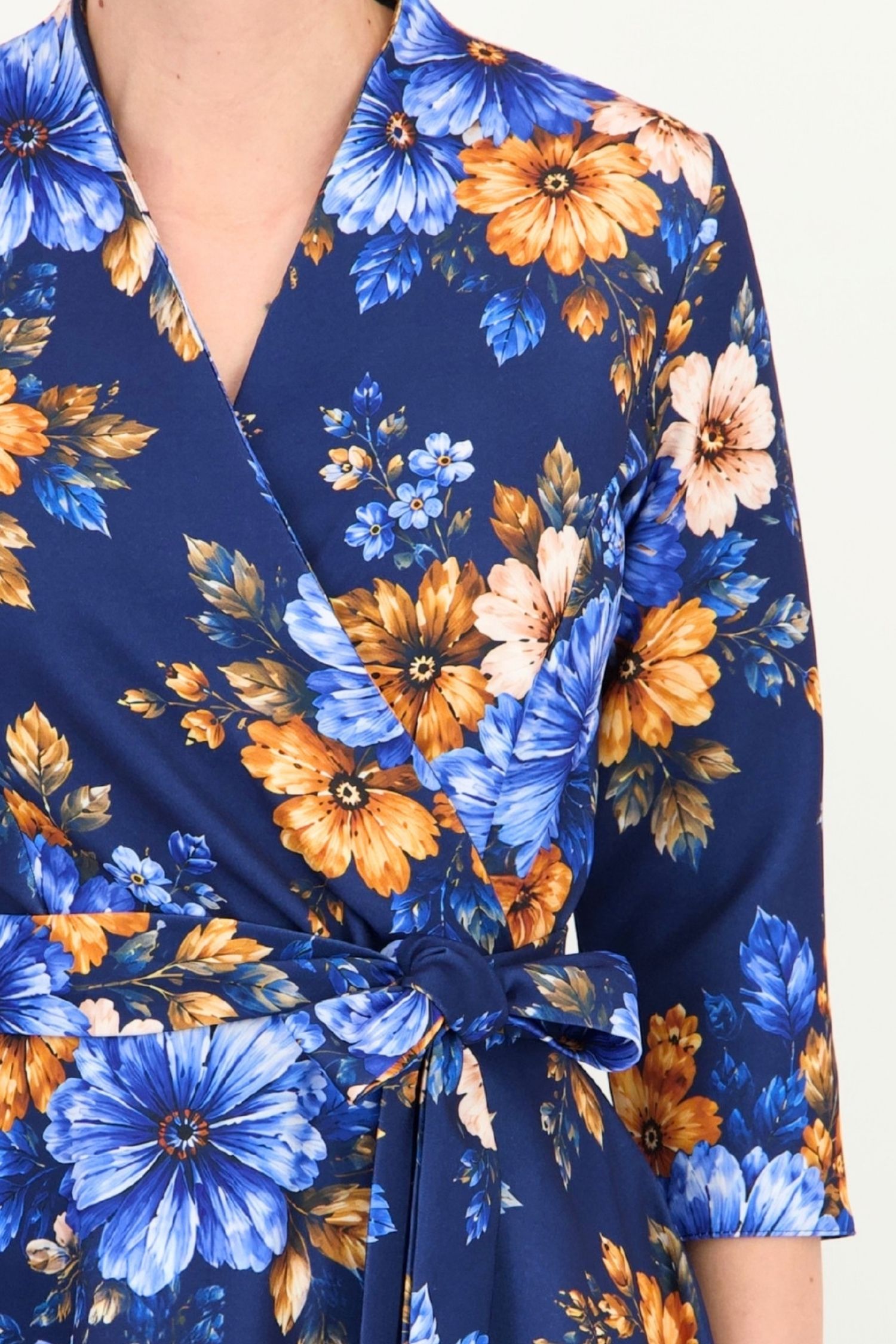 Rochie bleumarin midi in clos imprimata cu decolteu petrecut- StarShinerS 3 - StarShinerS.ro