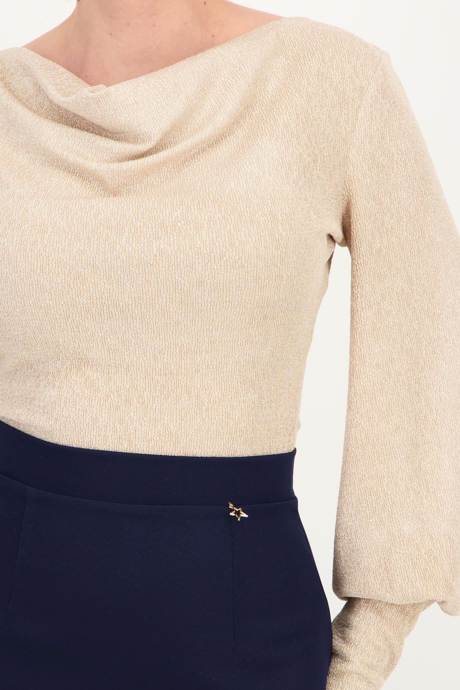 Bluza bej maneca lunga din lurex mulat 5 - StarShinerS.ro