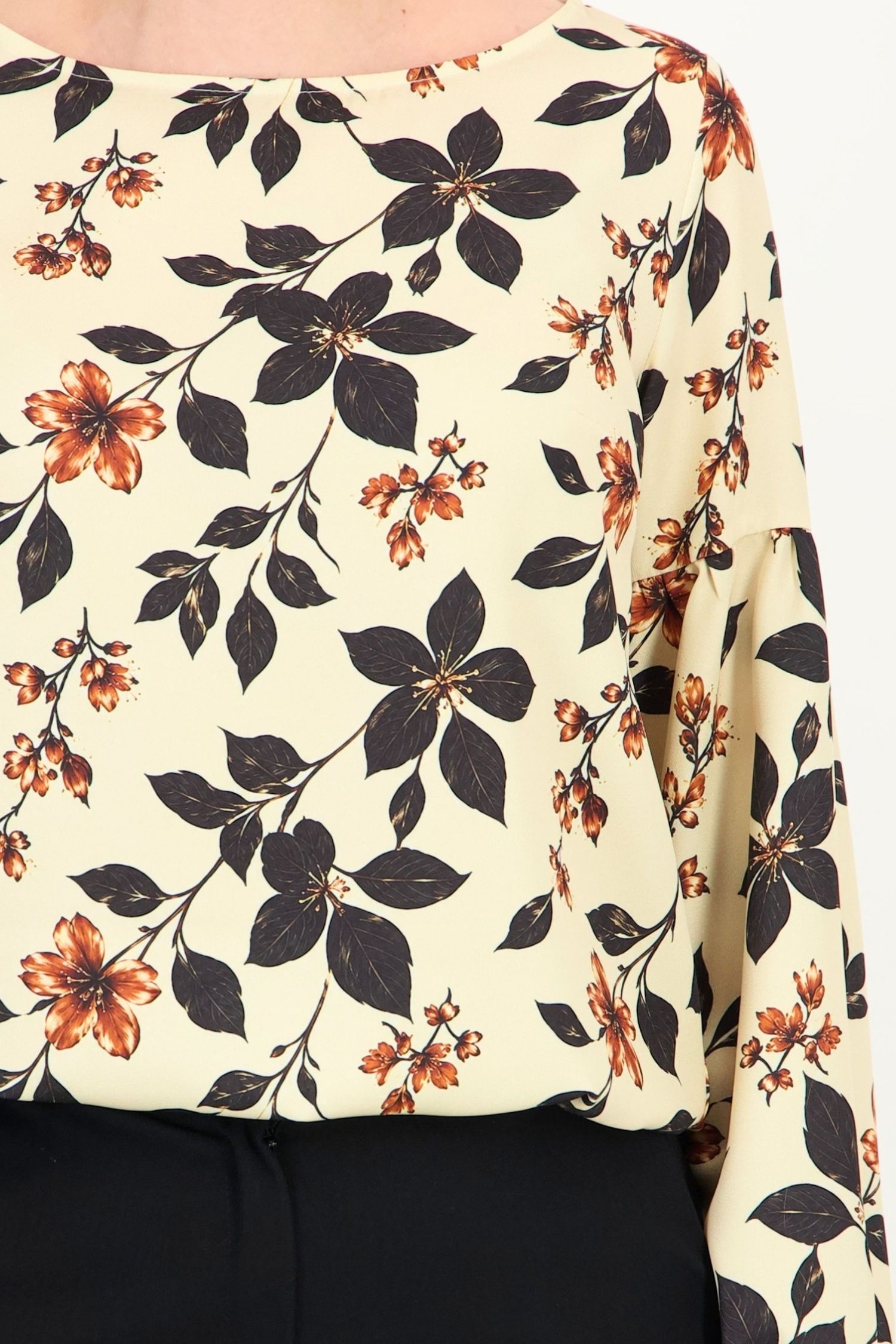 Bluza crem floral din viscoza larg 5 - StarShinerS.ro