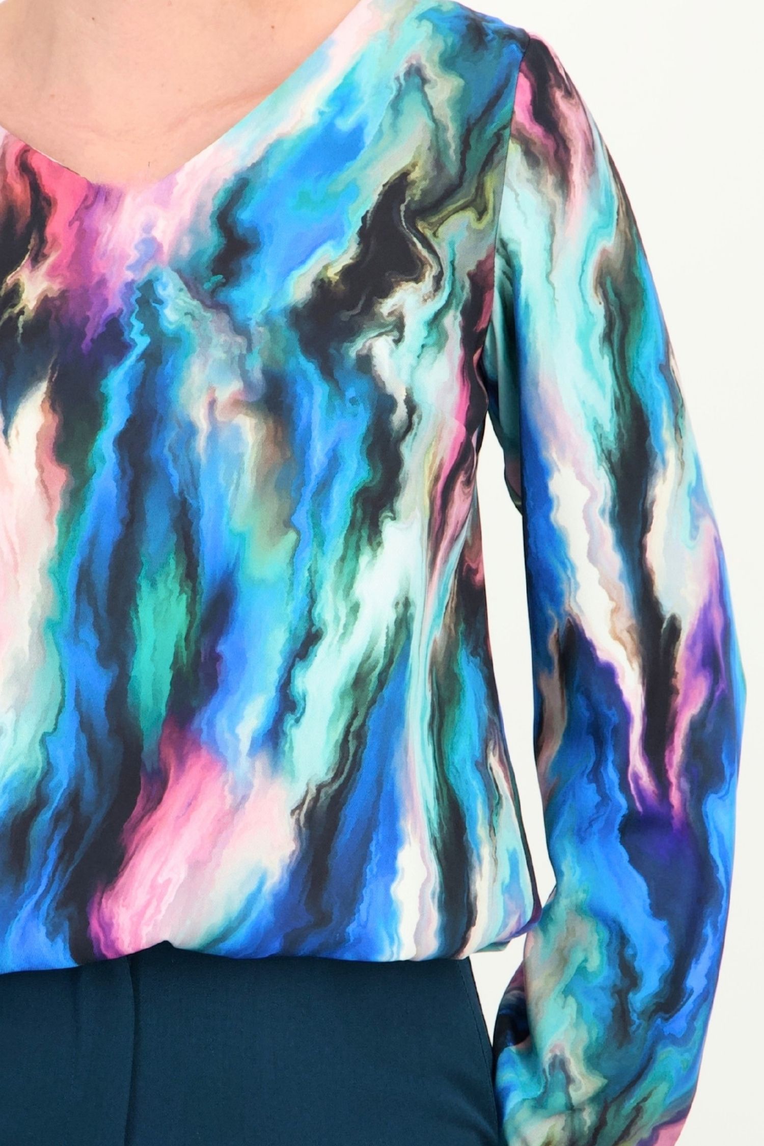 Bluza albastra abstract din viscoza larg 5 - StarShinerS.ro