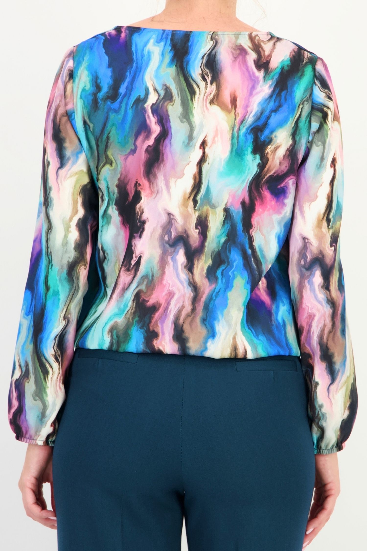 Bluza albastra abstract din viscoza larg 4 - StarShinerS.ro