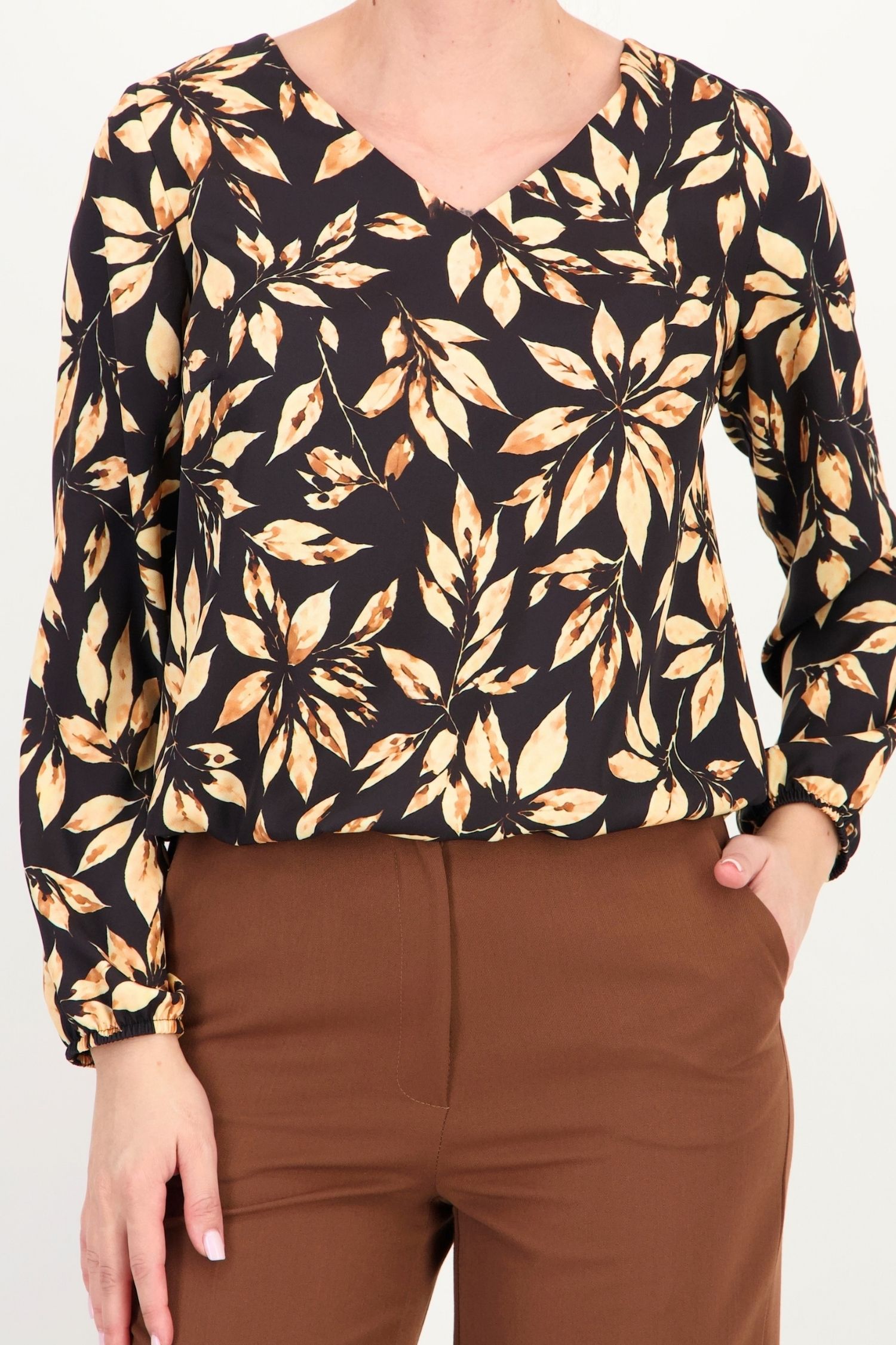 Bluza neagra floral din viscoza larg 3 - StarShinerS.ro