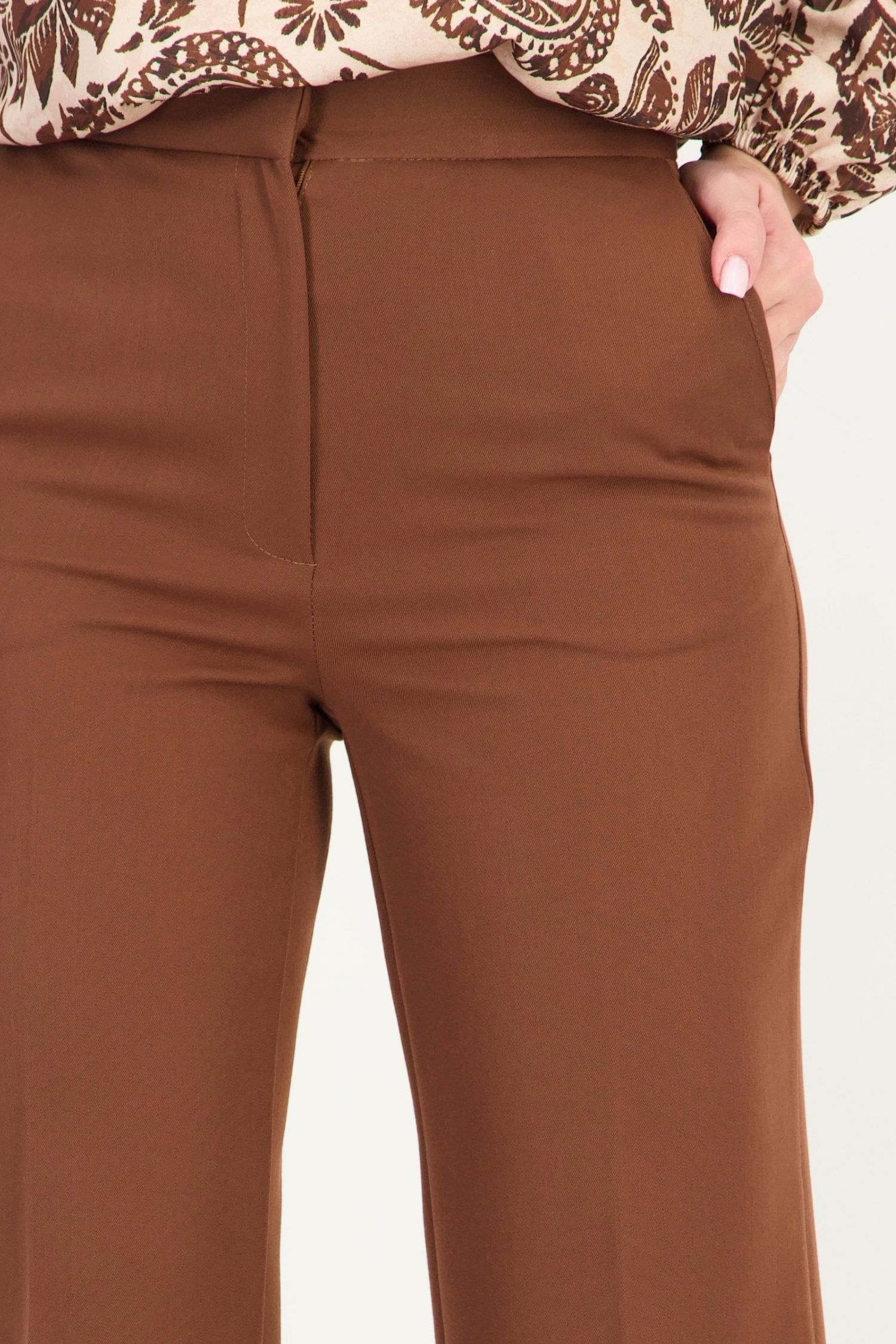 Pantaloni maro din stofa elastica si viscoza lung drept 6 - StarShinerS.ro
