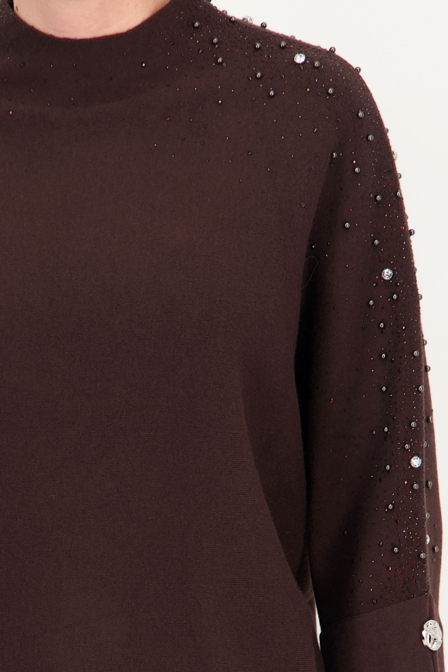 Pulover maro larg din tricot fin, cu perle și pietre strass 3 - StarShinerS.ro