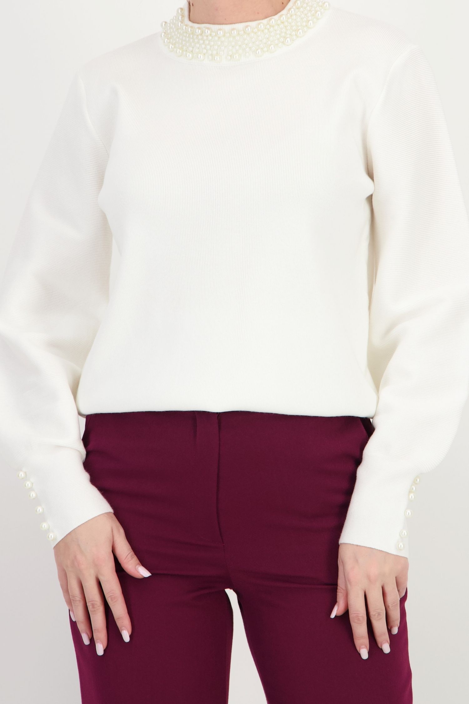 Pulover alb larg din tricot de viscoză, cu perle 4 - StarShinerS.ro