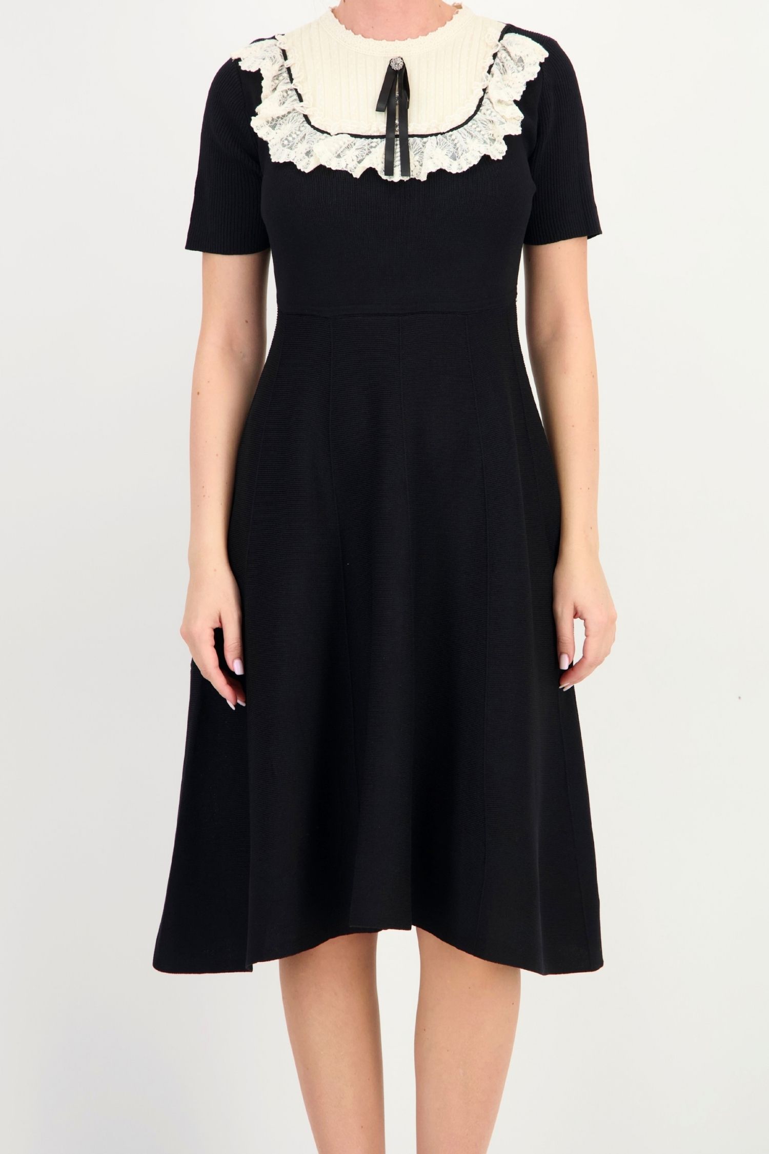 Rochie clos neagra midi maneca scurta din viscoza 4 - StarShinerS.ro