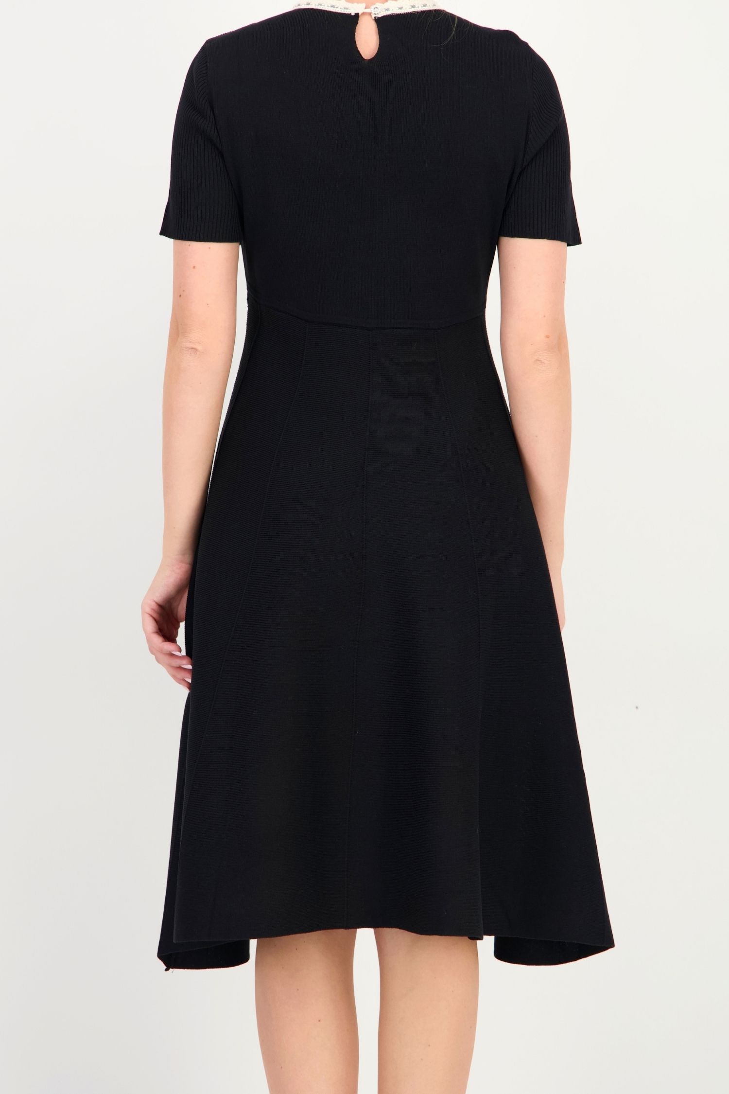 Rochie clos neagra midi maneca scurta din viscoza 5 - StarShinerS.ro