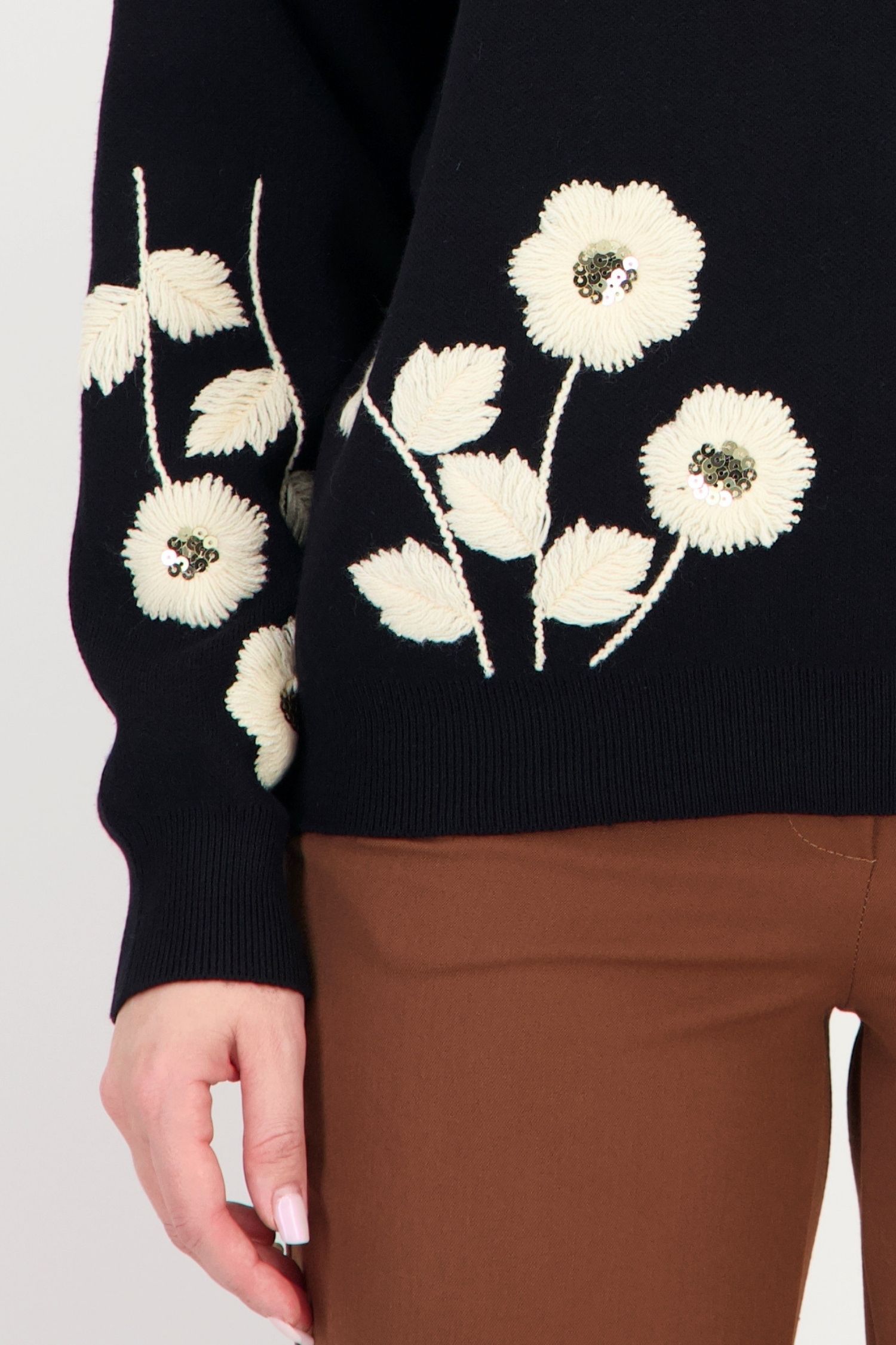 Pulover negru larg din tricot cu viscoză, cu model floral 5 - StarShinerS.ro