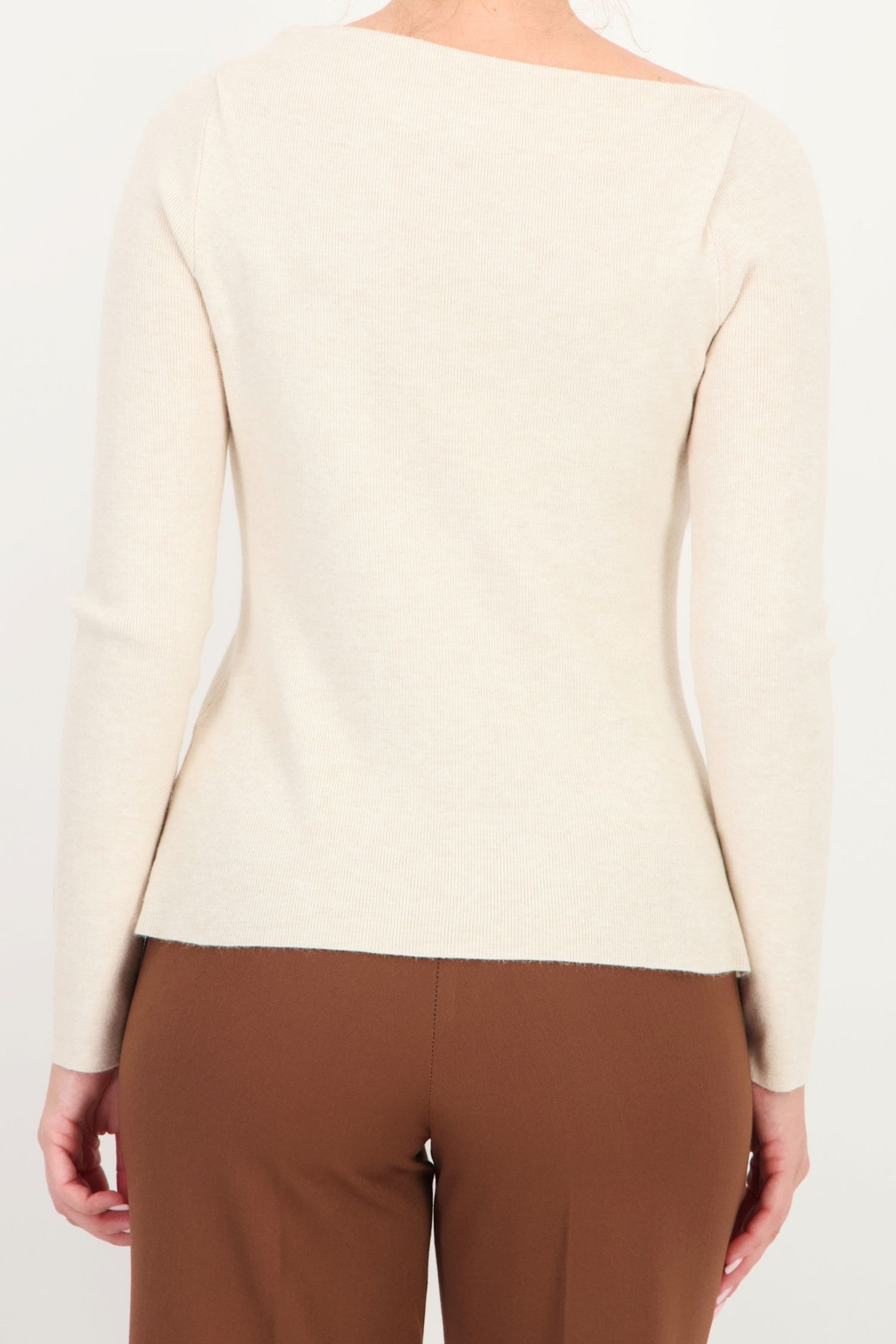 Pulover mulat bej decolteu cazut din tricot 5 - StarShinerS.ro