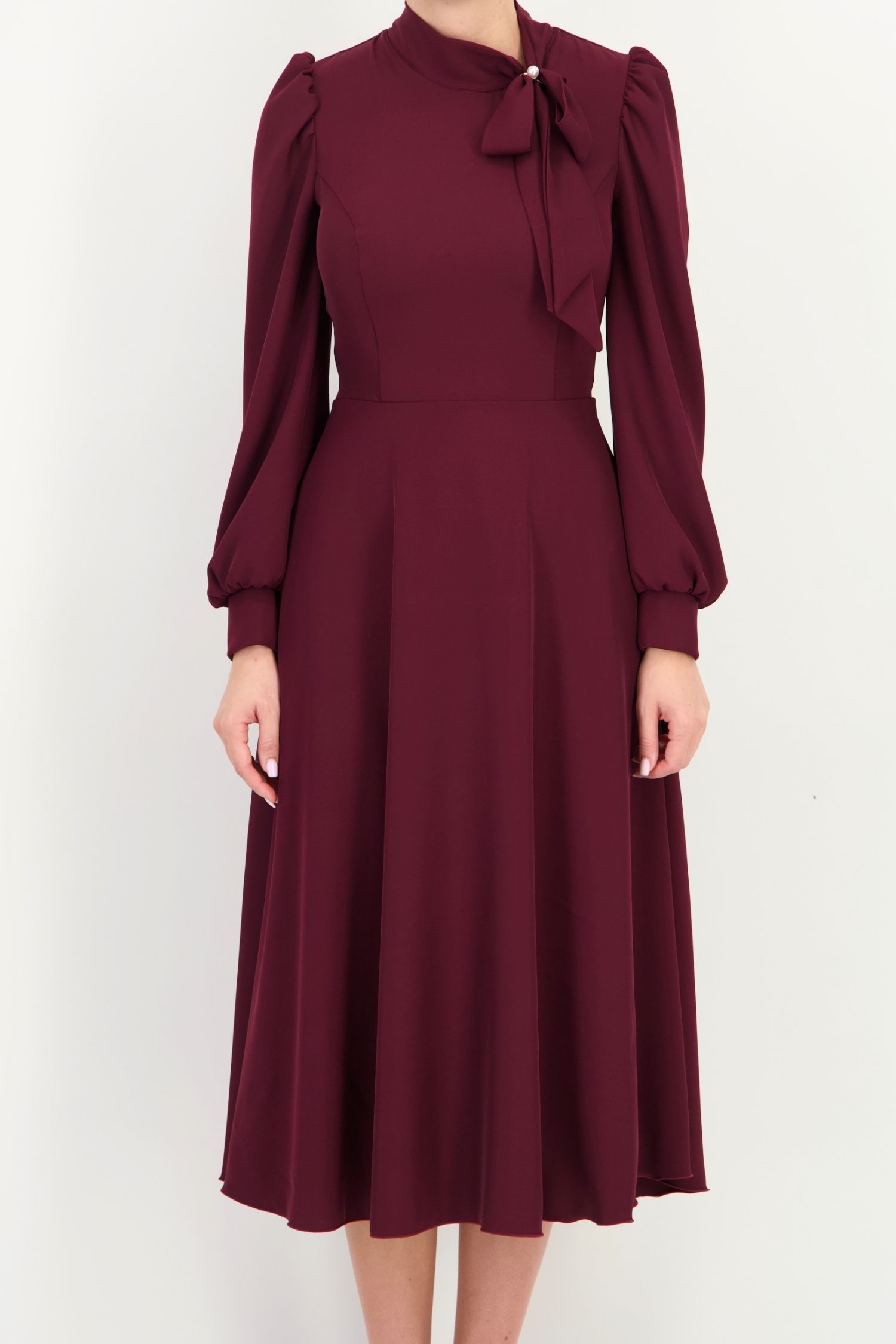 Rochie din material fluid vișinie midi în clos cu guler tip eșarfă - StarShinerS 3 - StarShinerS.ro