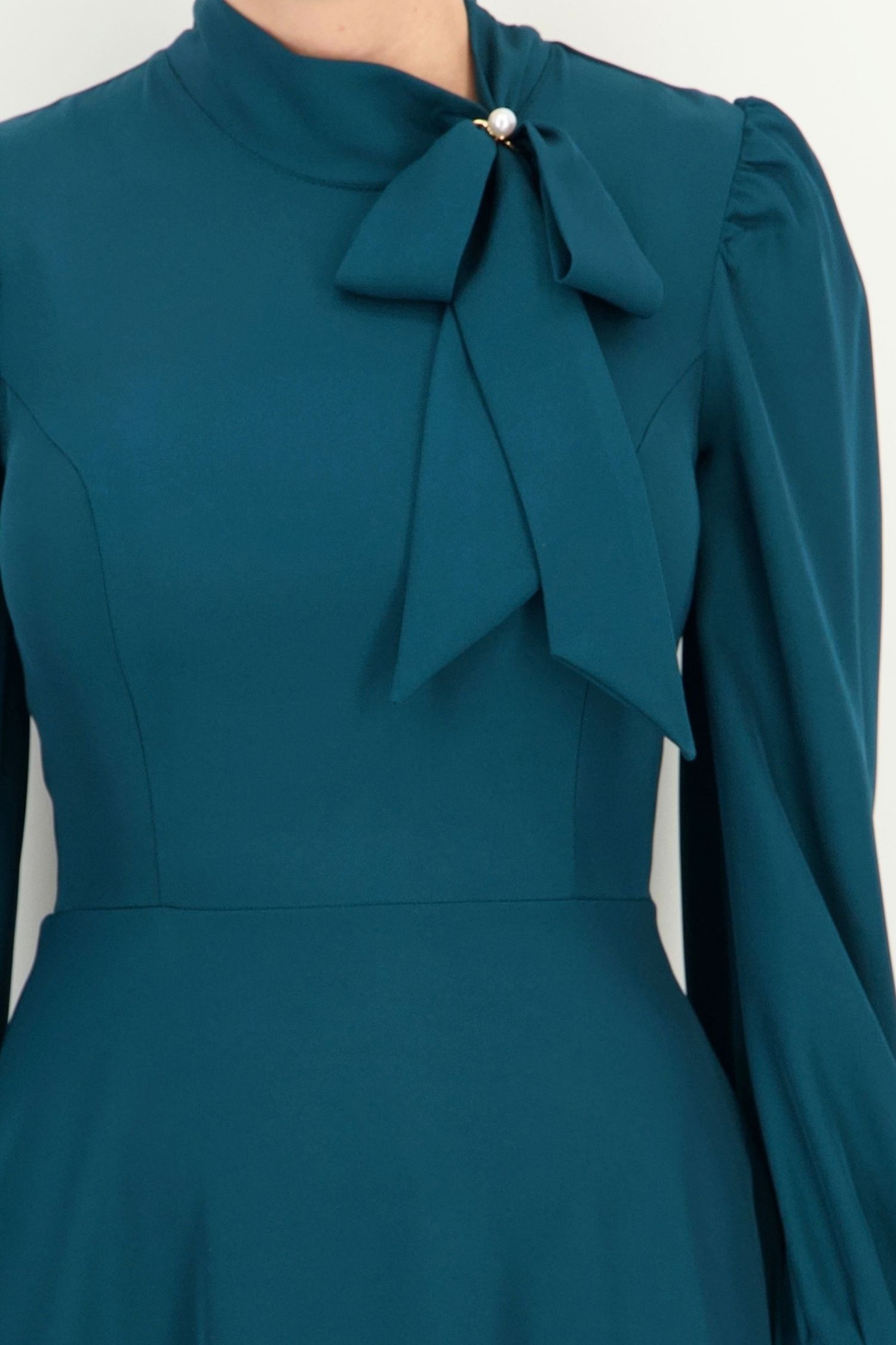 Rochie din material fluid verde-petrol midi în clos cu guler tip eșarfă - StarShinerS 4 - StarShinerS.ro