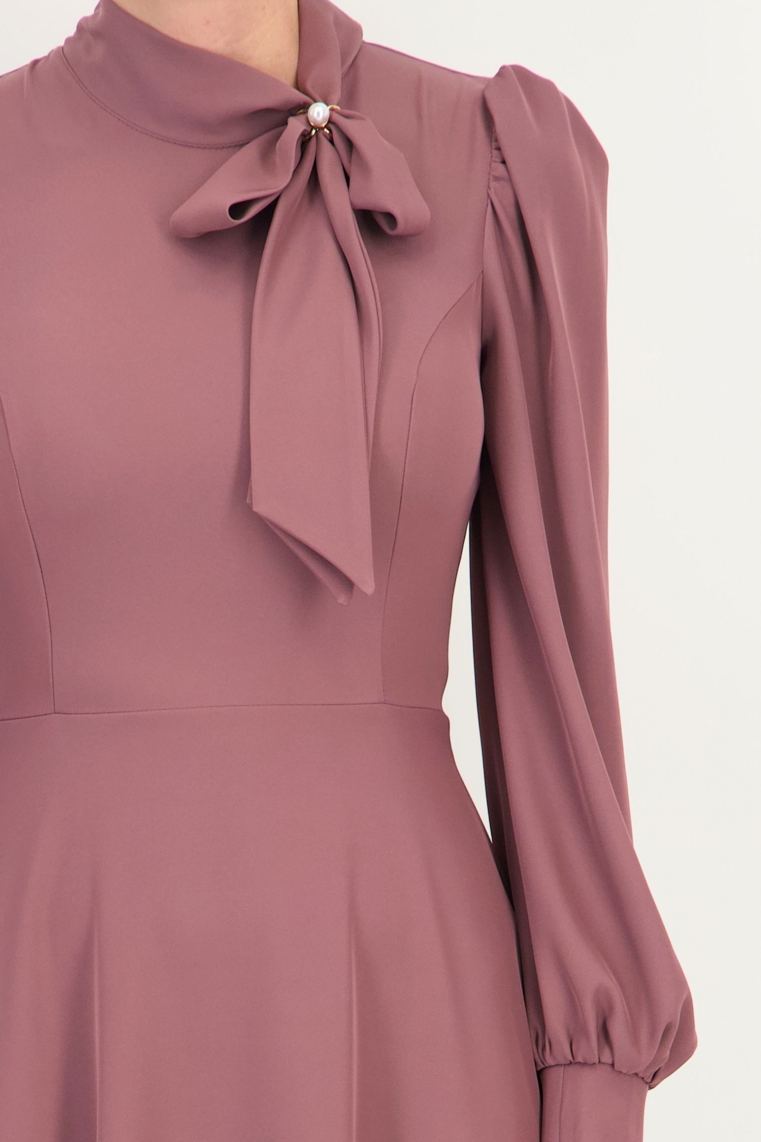 Rochie din material fluid plămâniu midi în clos cu guler tip eșarfă - StarShinerS 5 - StarShinerS.ro