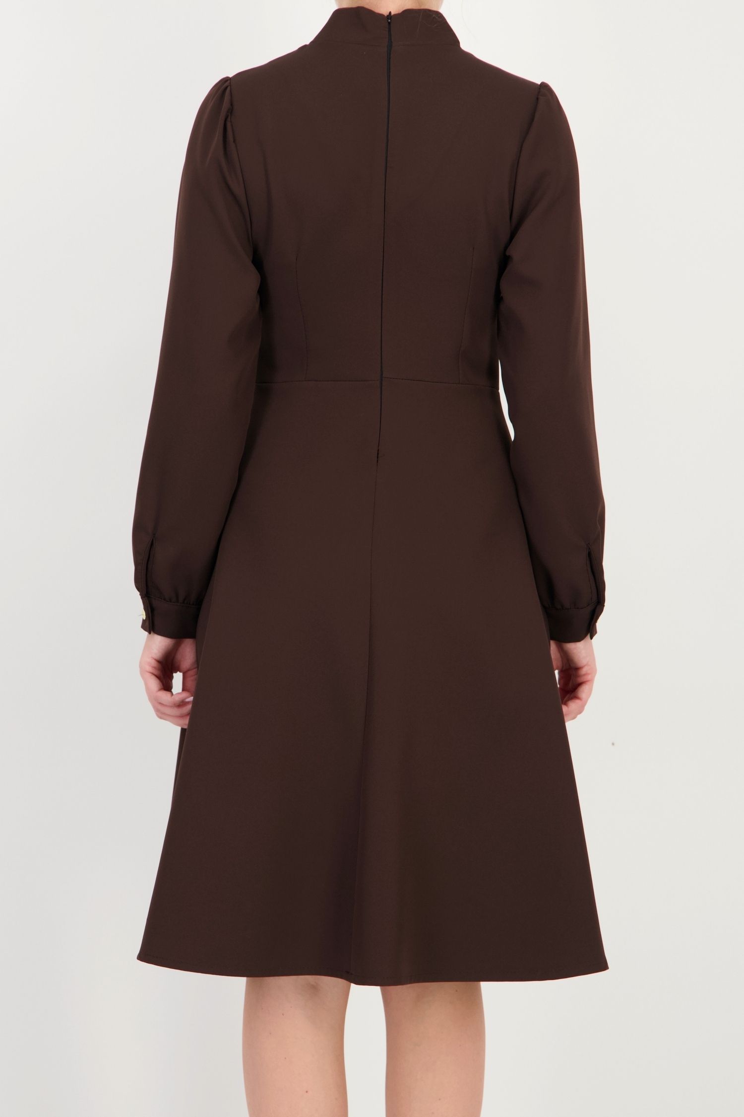 Rochie maro, în clos, din stofă elastică, până la genunchi 4 - StarShinerS.ro