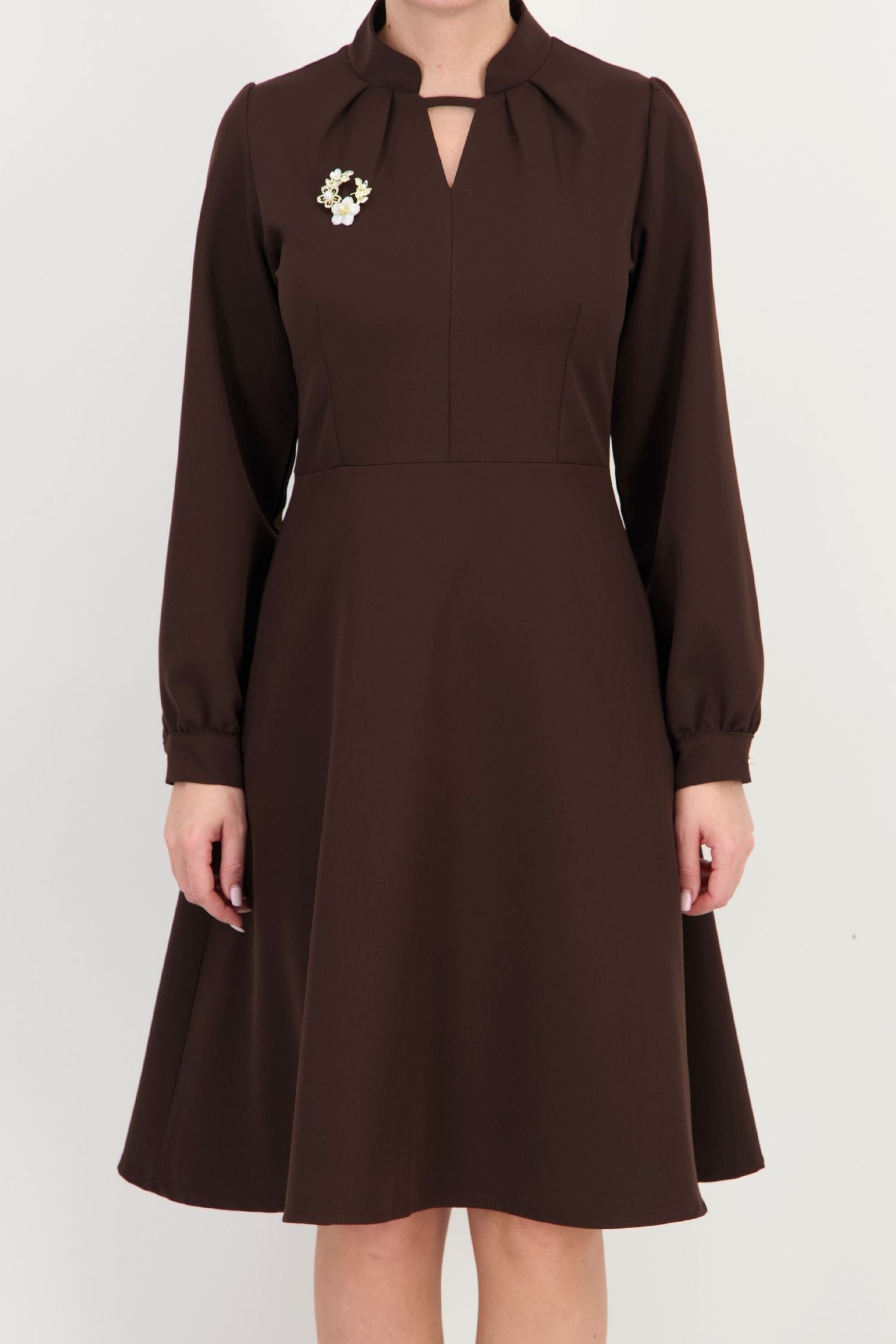 Rochie maro, în clos, din stofă elastică, până la genunchi 3 - StarShinerS.ro
