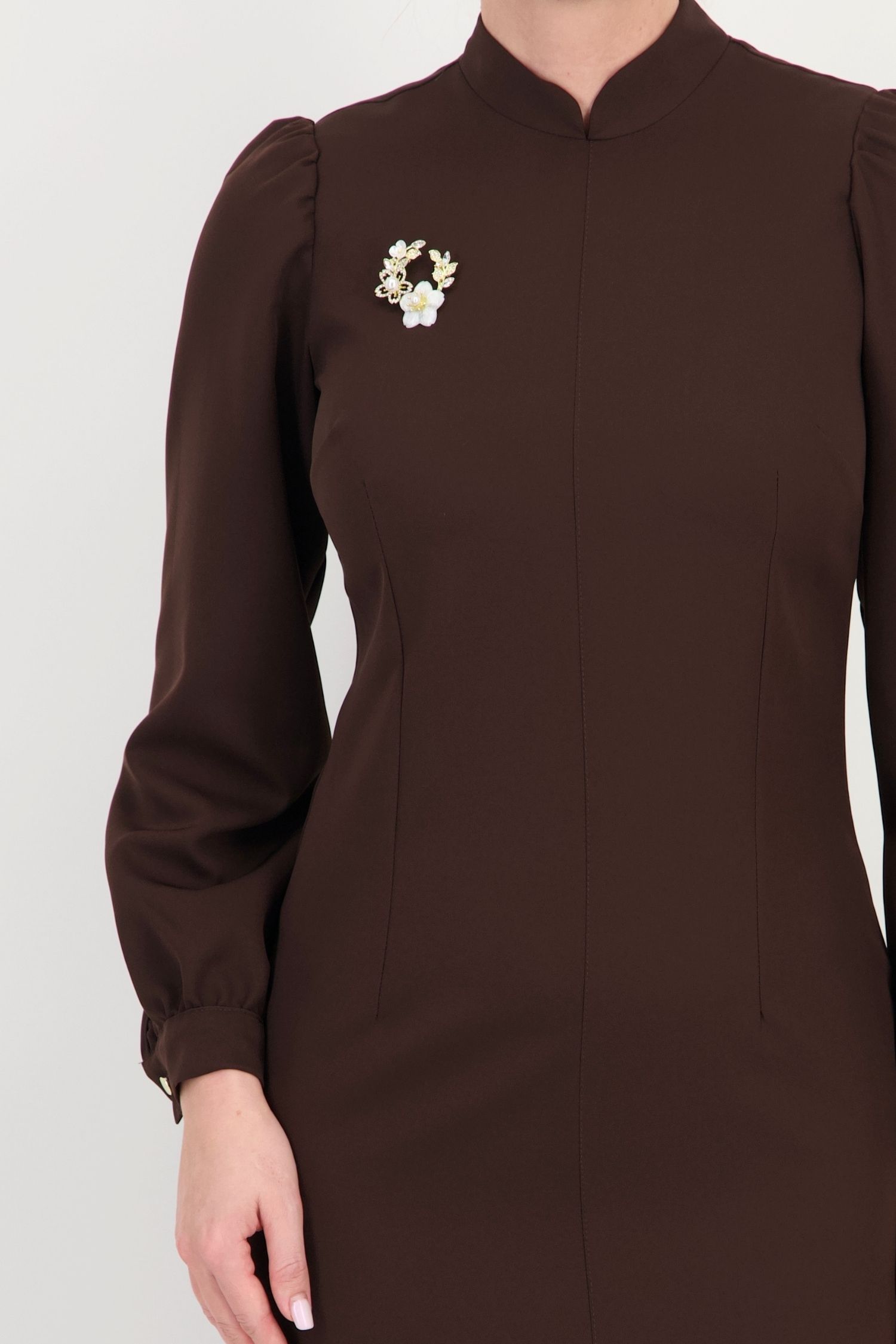 Rochie maro dreaptă din stofă elastică, până la genunchi 5 - StarShinerS.ro